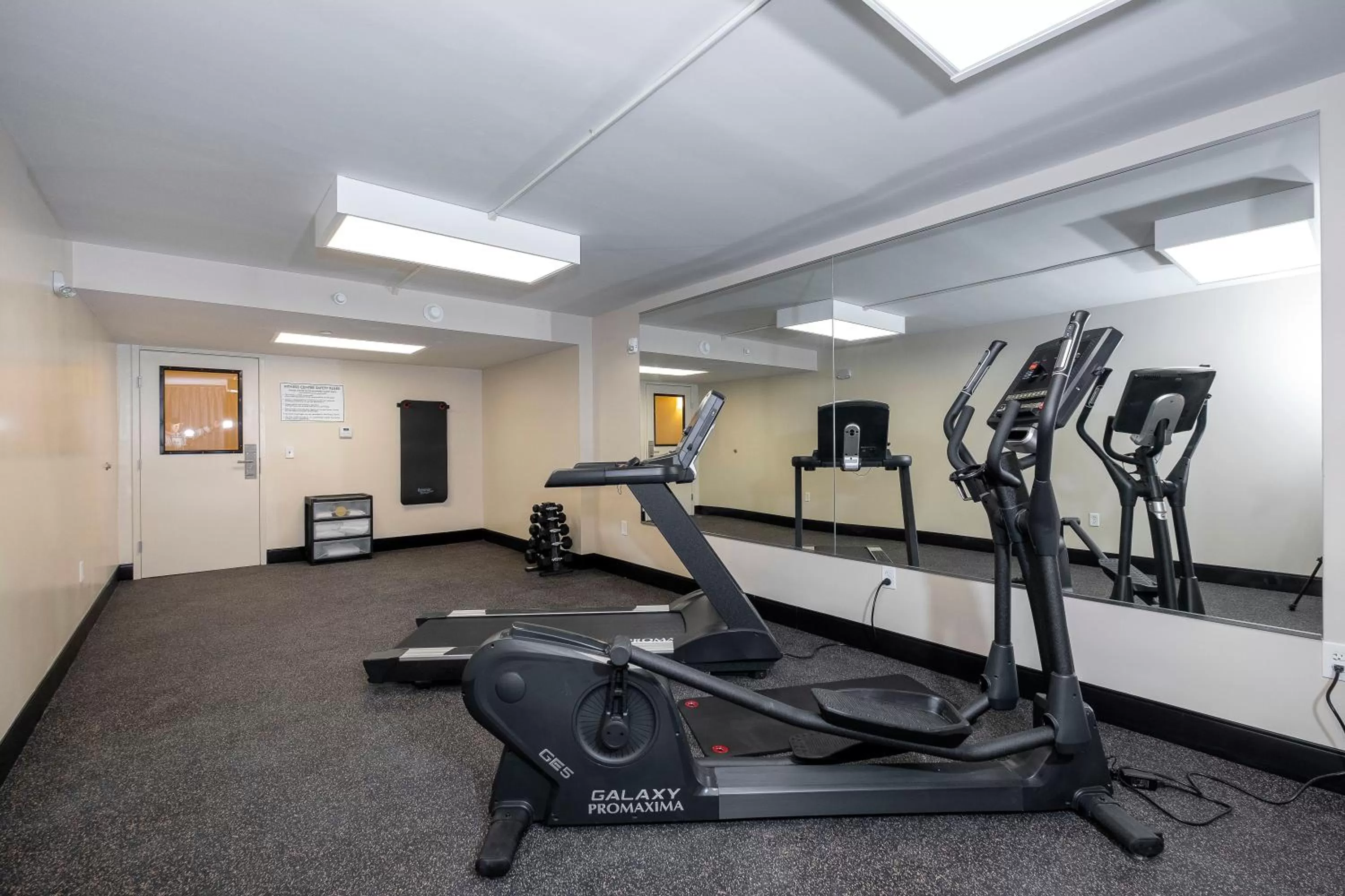 Fitness centre/facilities in Red Roof Inn PLUS+ Tuscaloosa - University