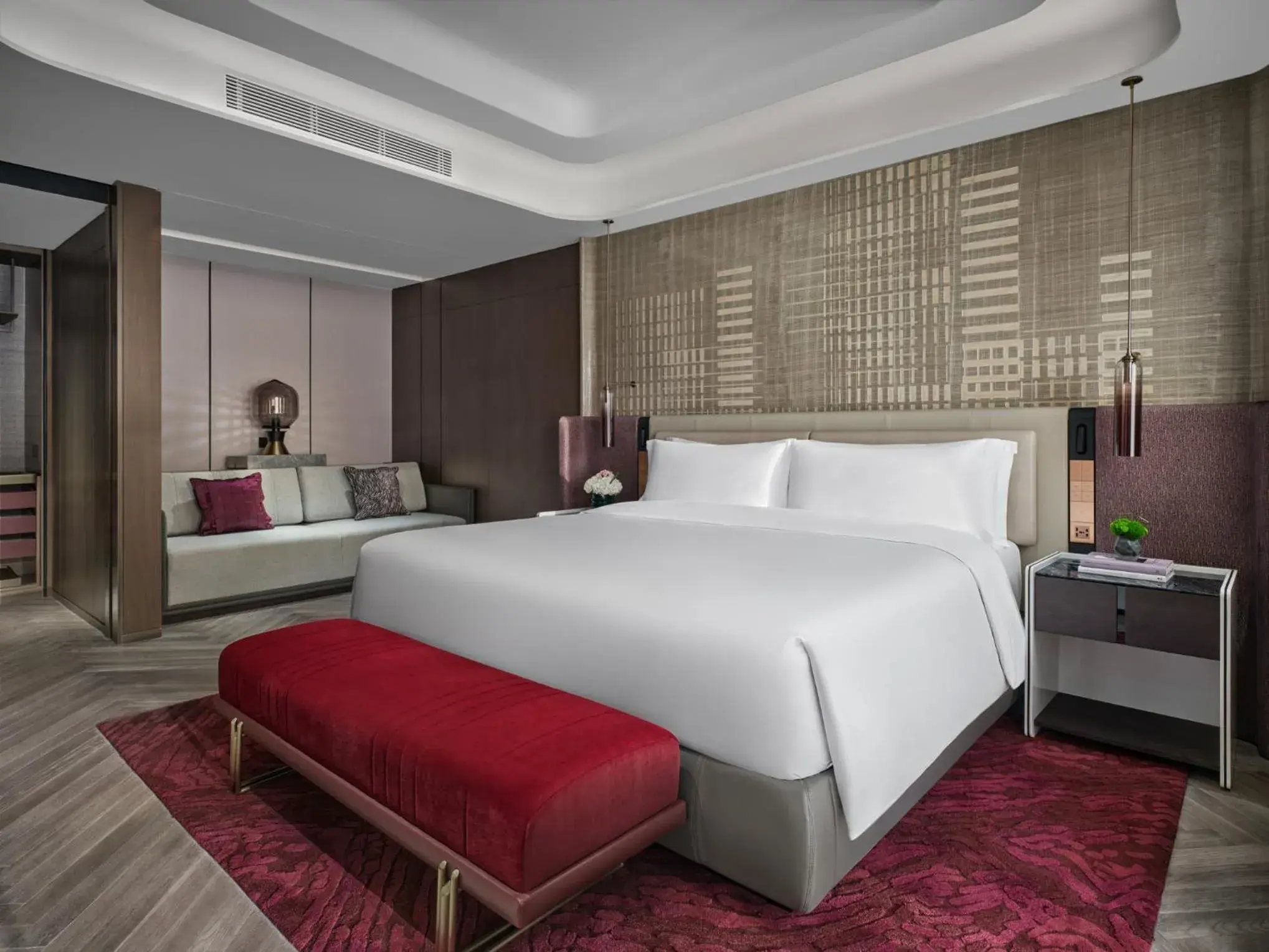 Bedroom, Bed in InterContinental Hotels Shenzhen WECC, an IHG Hotel