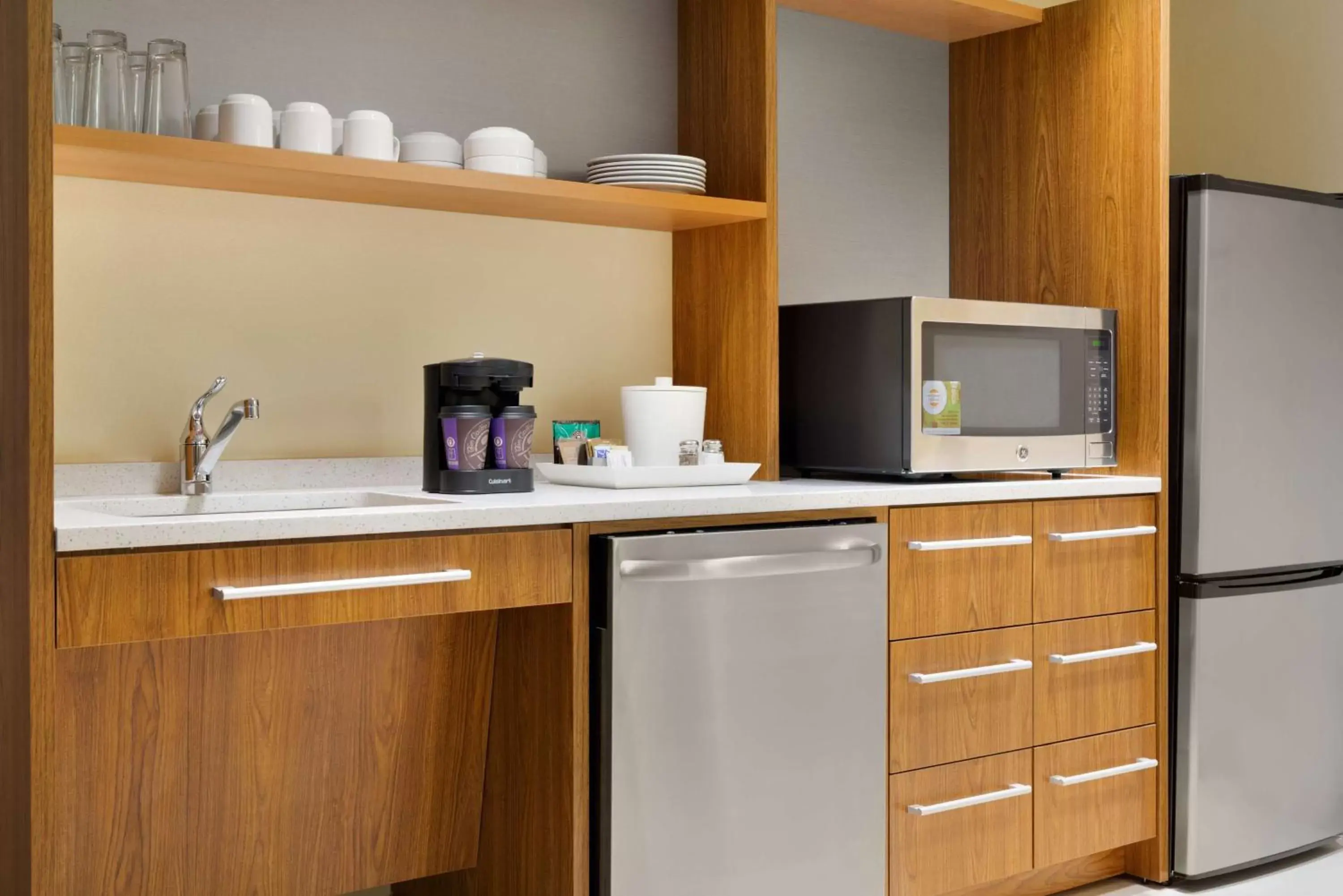 Kitchen or kitchenette, Kitchen/Kitchenette in Home2 Suites By Hilton Joliet Plainfield