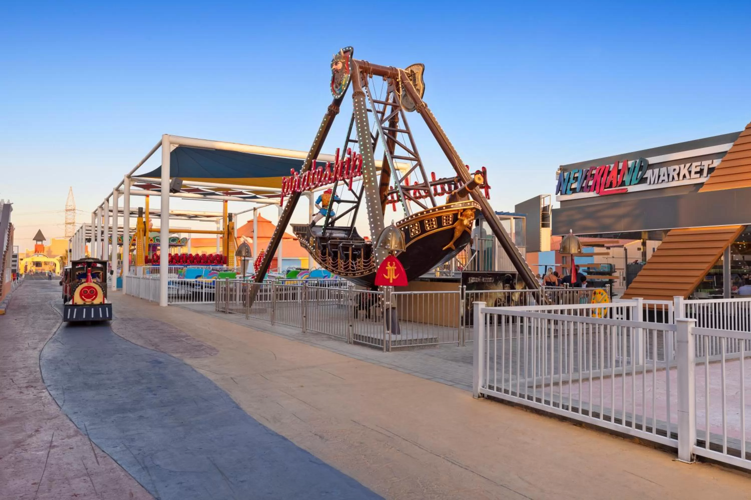 Entertainment in Neverland City Hurghada - Pickalbatros