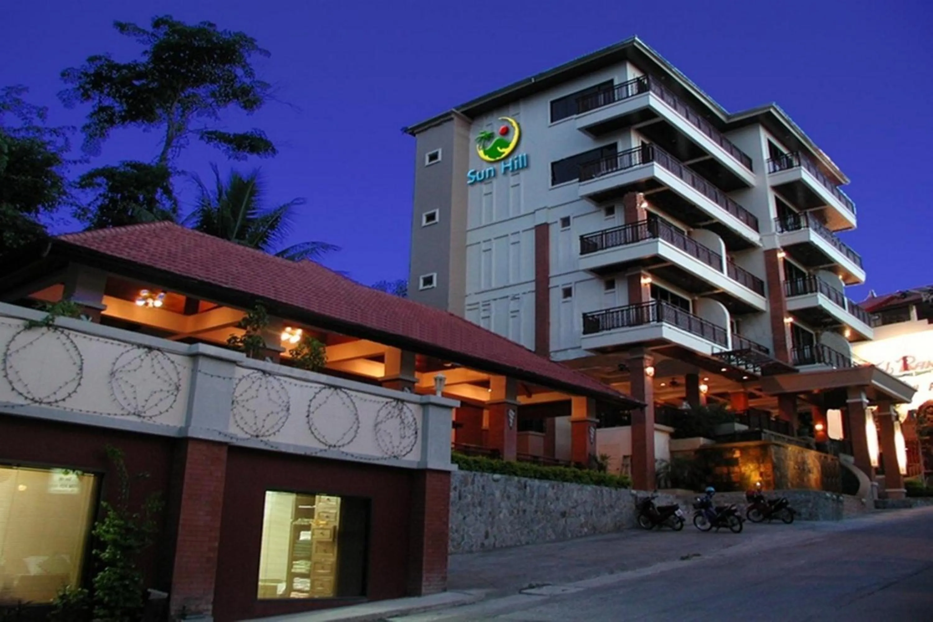 Facade/entrance in Sun Hill Hotel Patong