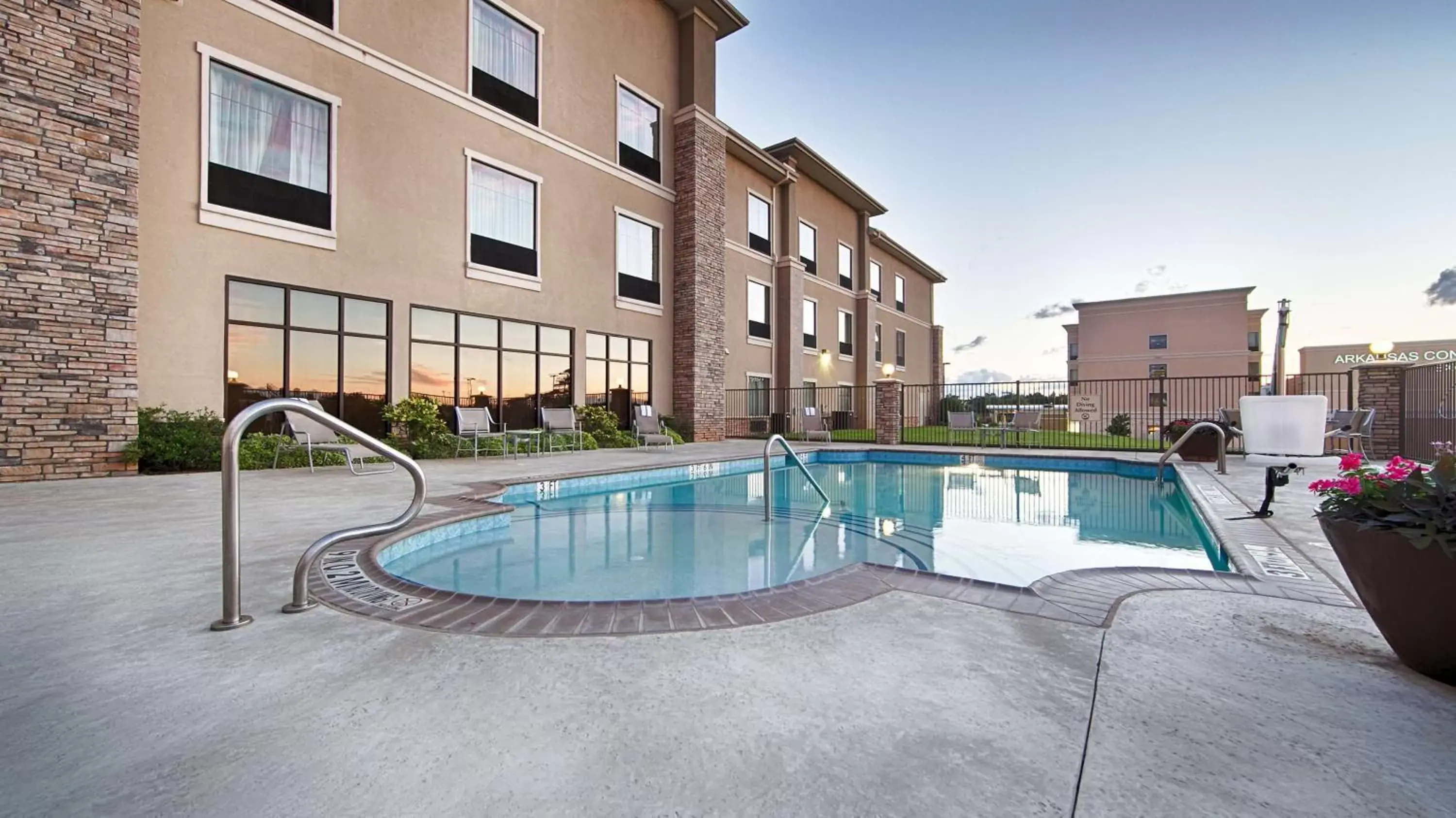 On site, Swimming Pool in Best Western Plus Texarkana Inn and Suites