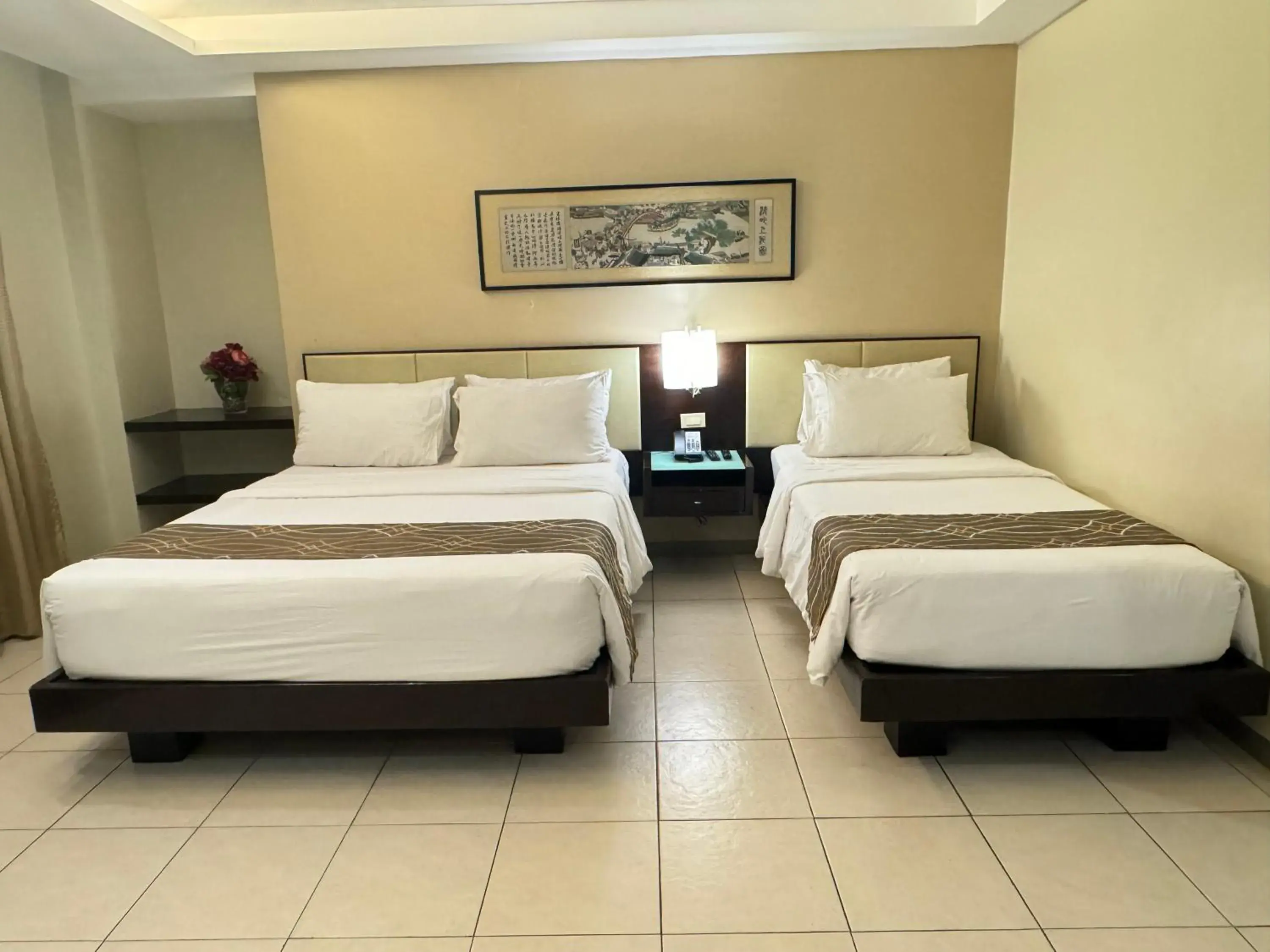 Bed in Circle Inn - Iloilo City Center