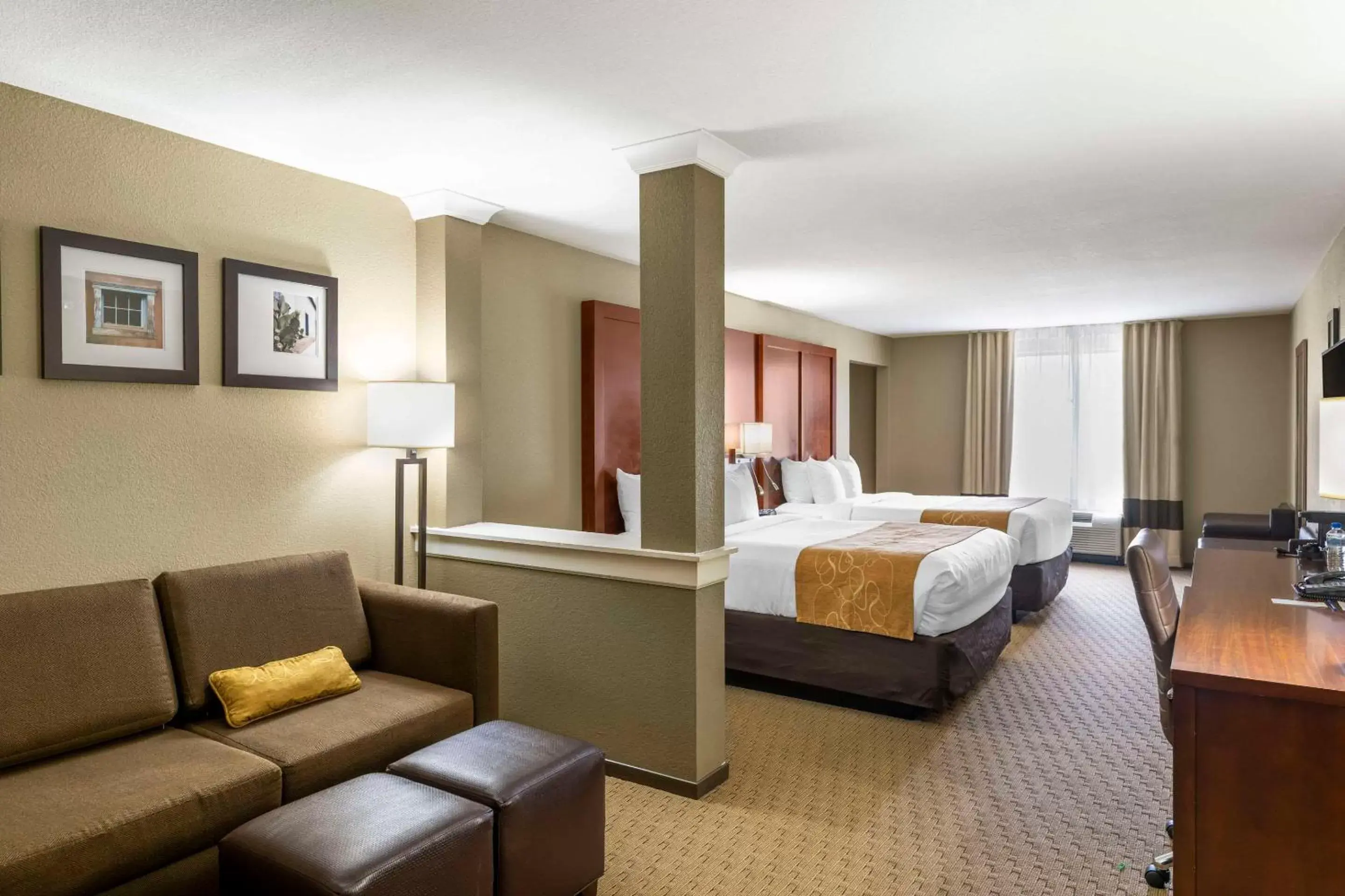 Bedroom in Comfort Suites Carlsbad
