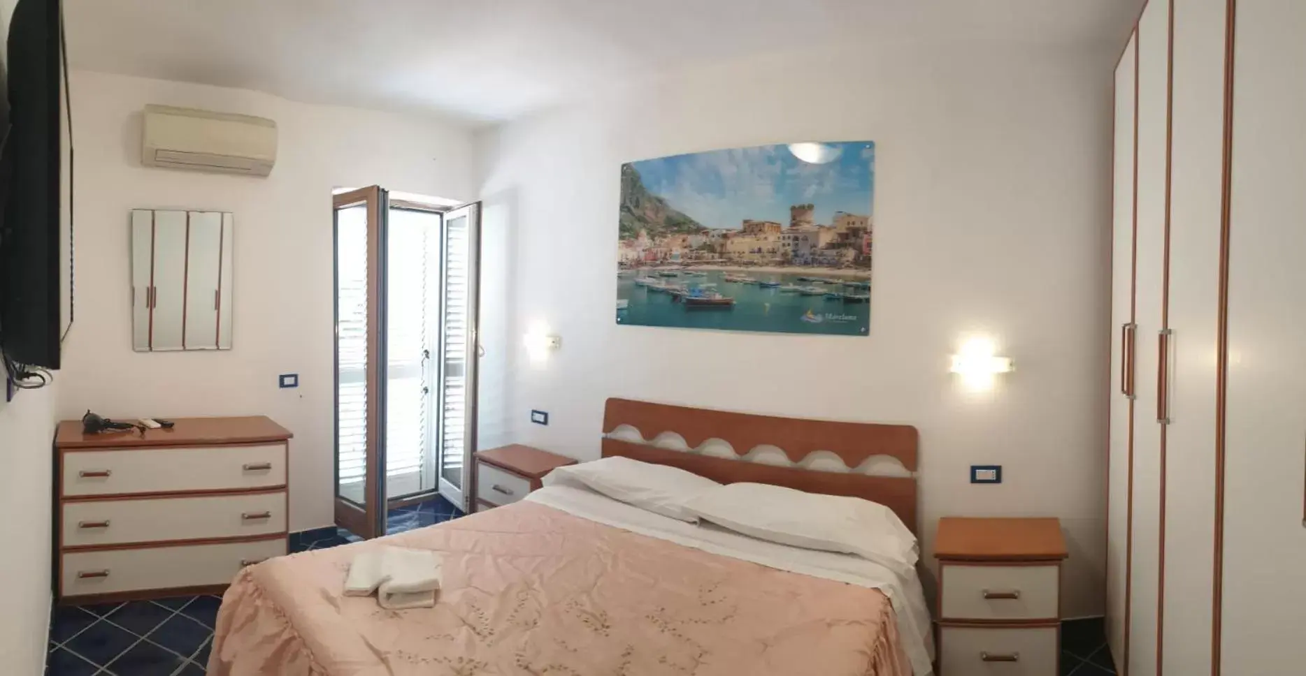 Apartment with Terrace in Hotel Mareluna Ischia Apartment with Terrace in Hotel Mareluna Ischia