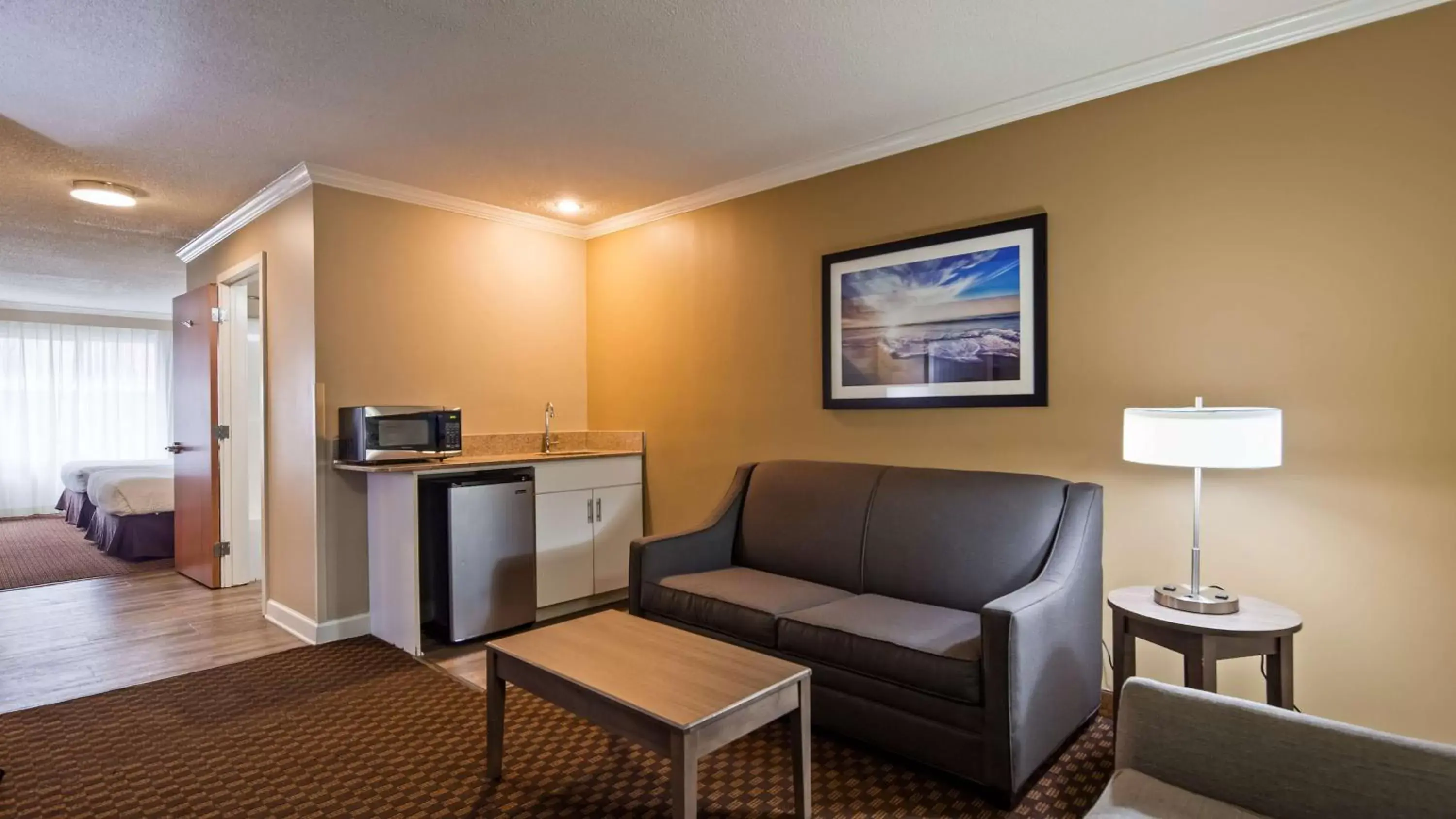 Photo of the whole room, Seating Area in Best Western Ocean City Hotel and Suites