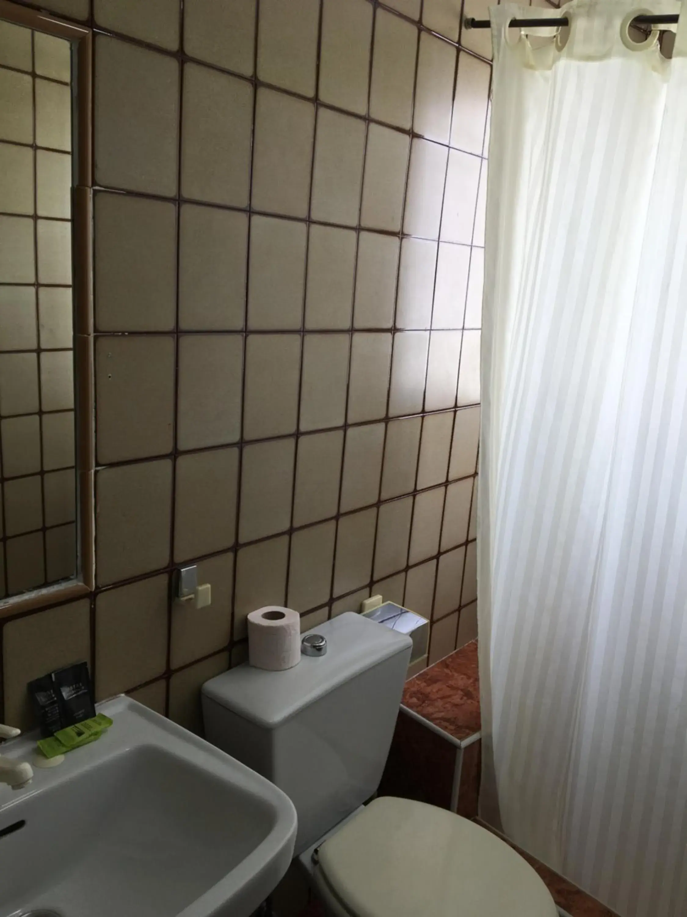 Bathroom in Hostal Alcobia