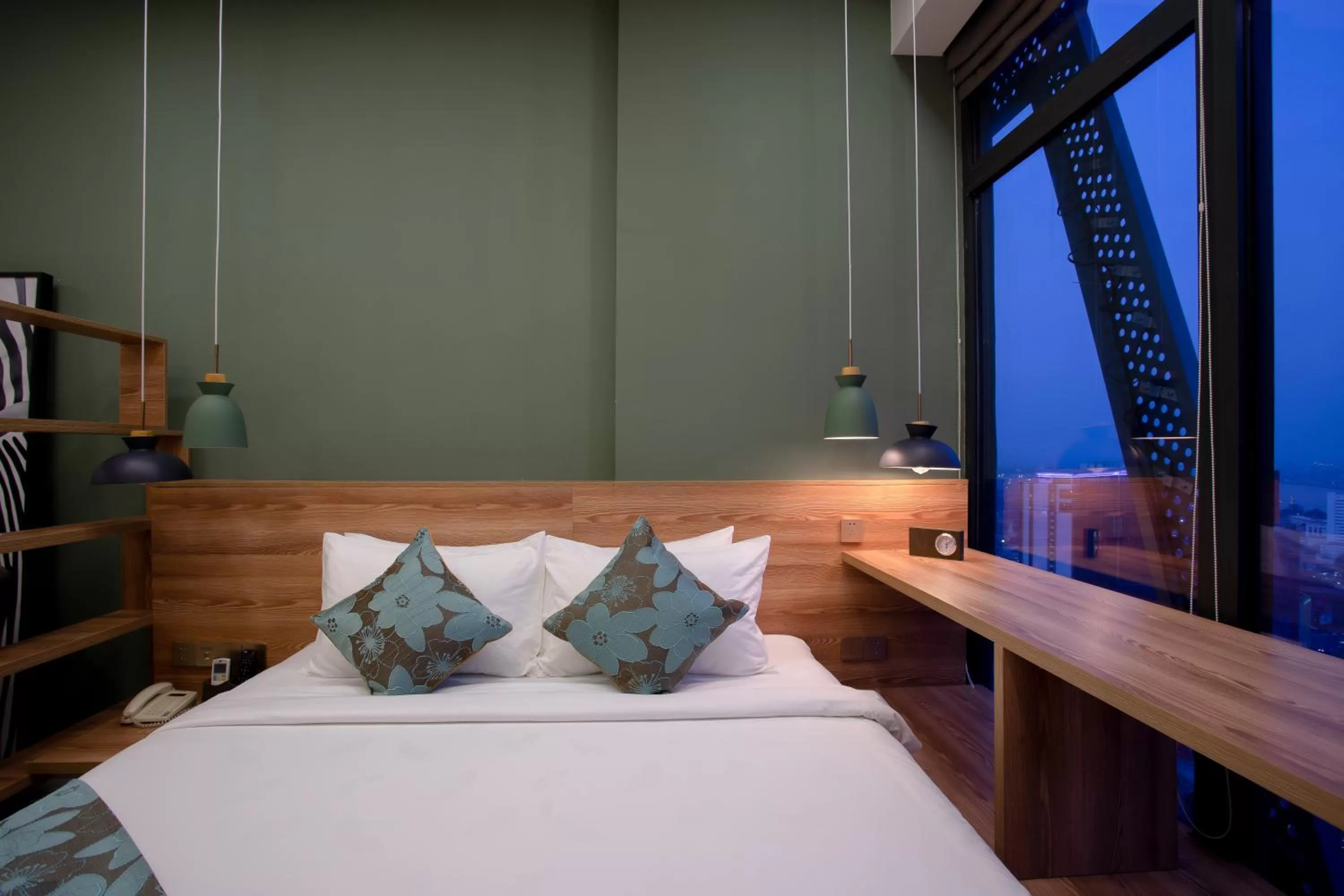 Bedroom, Bed in The Snowbell Hotel