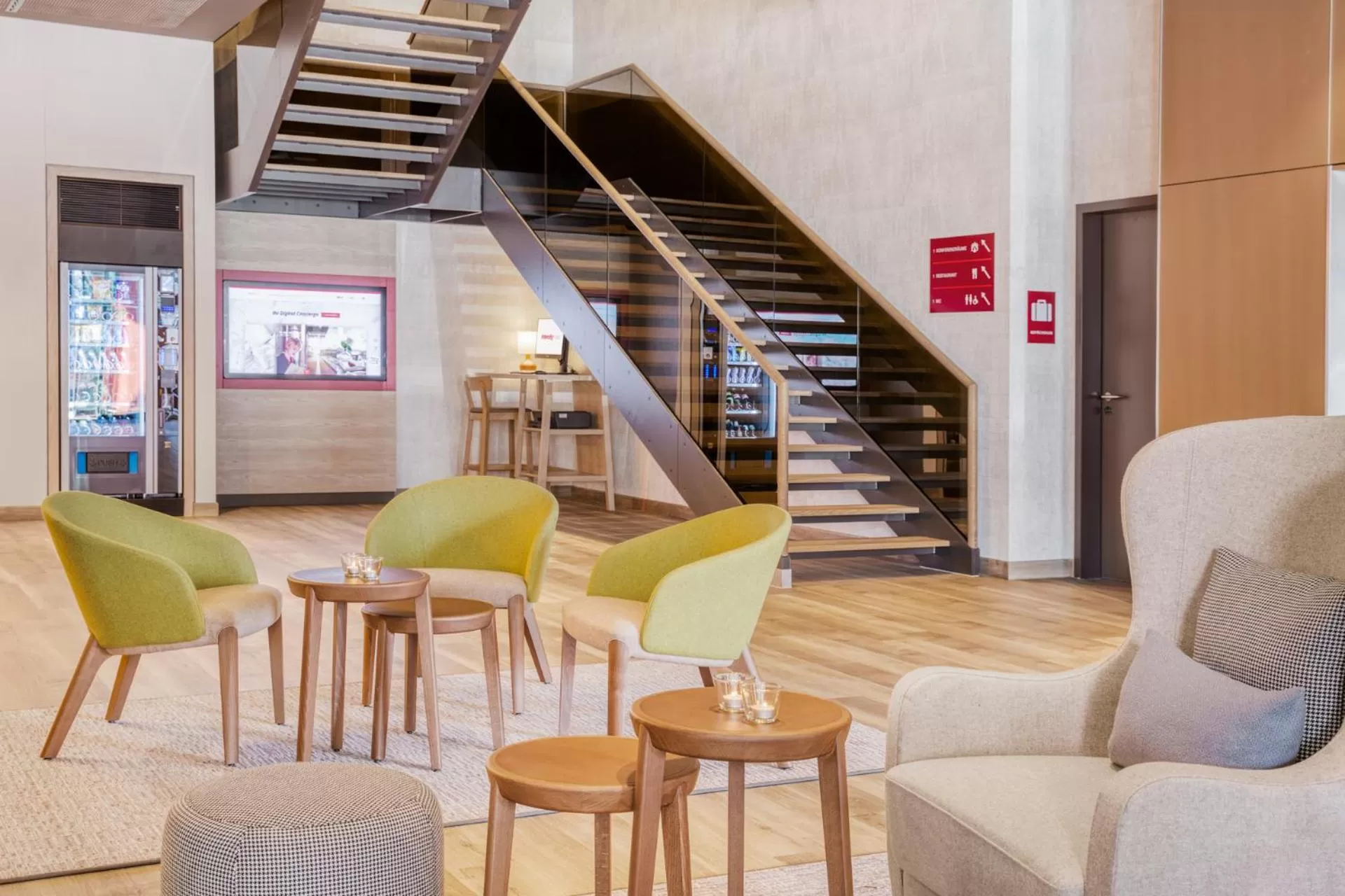 Lobby or reception in IntercityHotel Hamburg-Barmbek