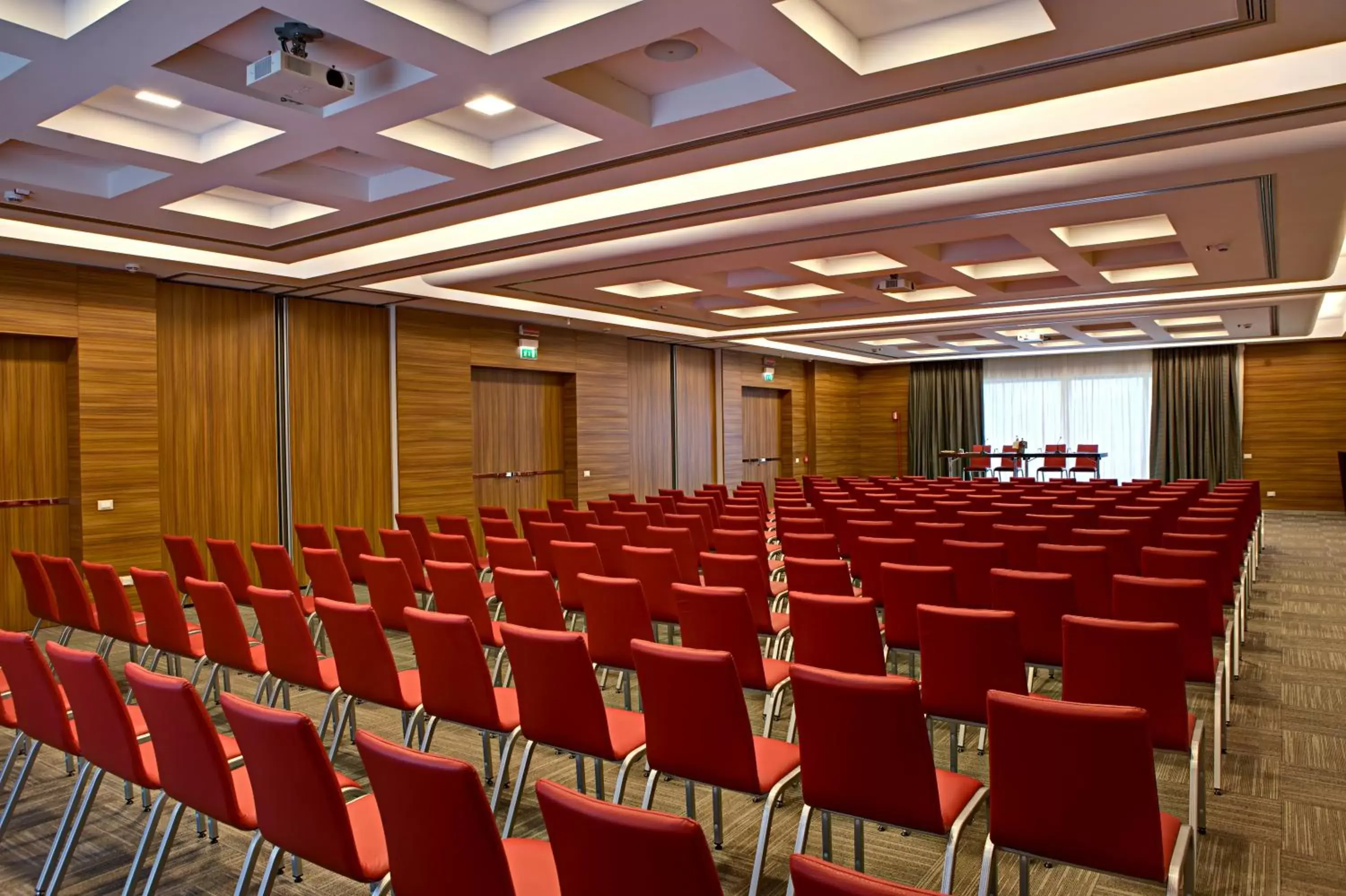 Meeting/conference room in Crowne Plaza Verona Fiera, an IHG Hotel