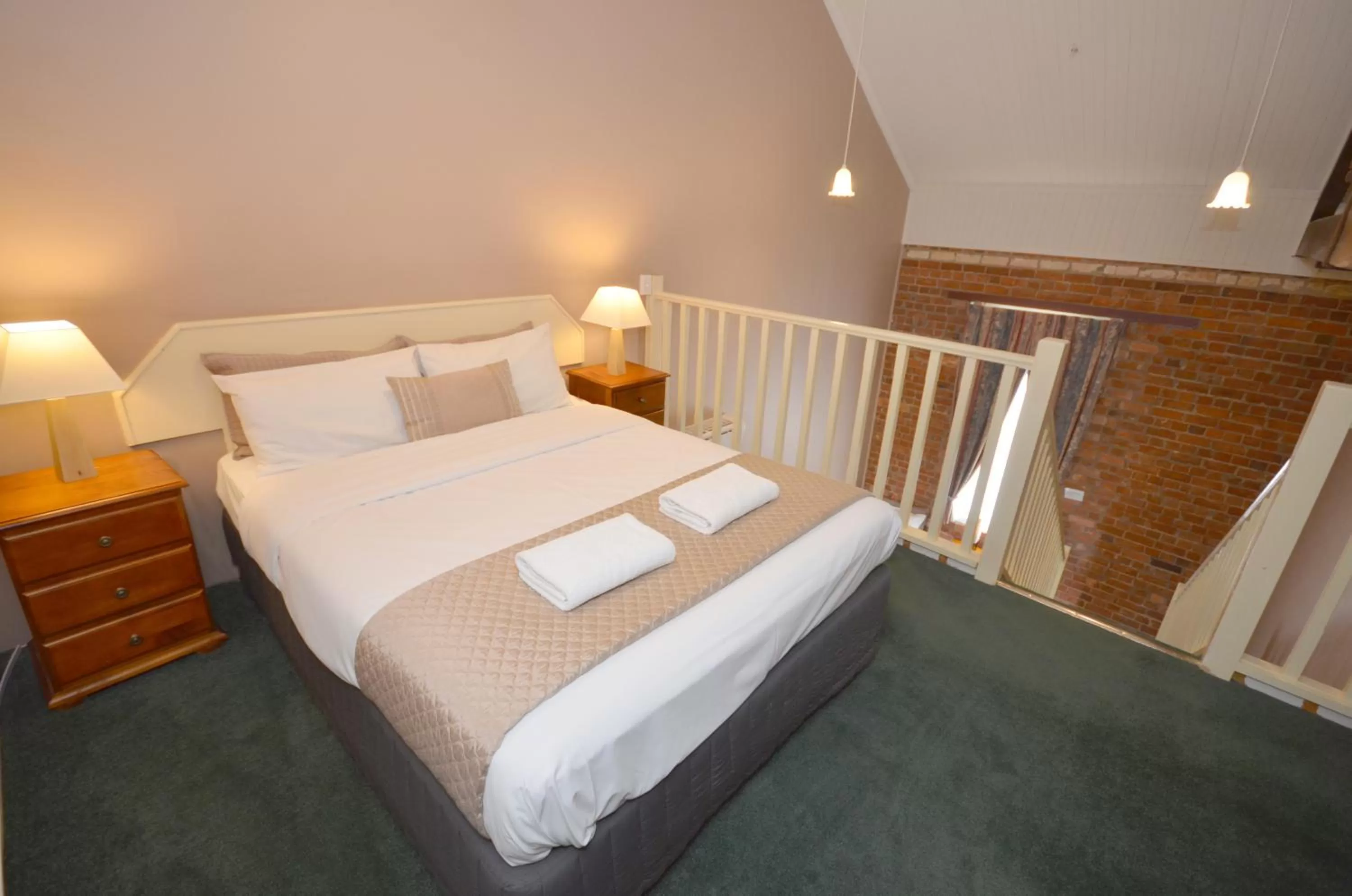 Bed in Central Springs Inn