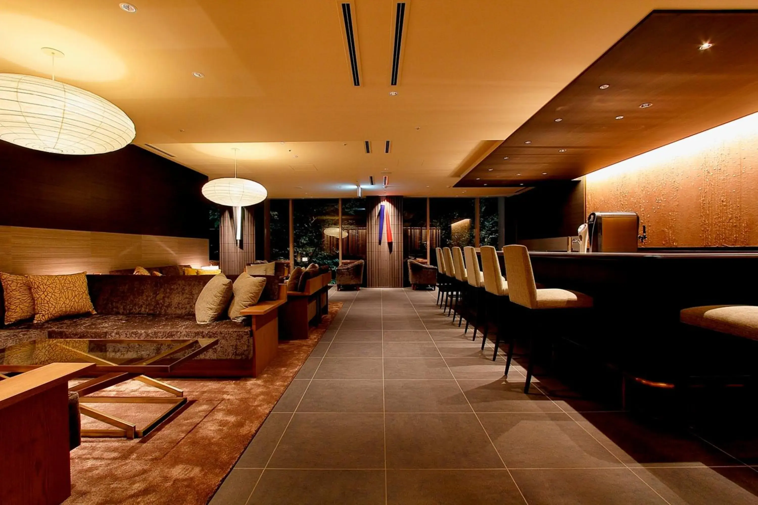 Lounge or bar in The Prince Sakura Tower Tokyo, Autograph Collection Lounge or bar in The Prince Sakura Tower Tokyo, Autograph Collection