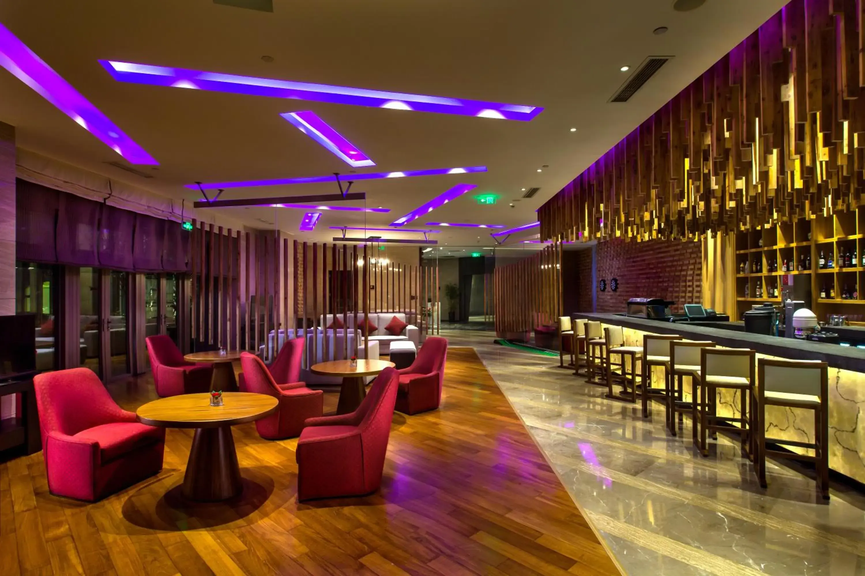 Lounge or bar, Lounge/Bar in Crowne Plaza Chongqing New North Zone, an IHG Hotel