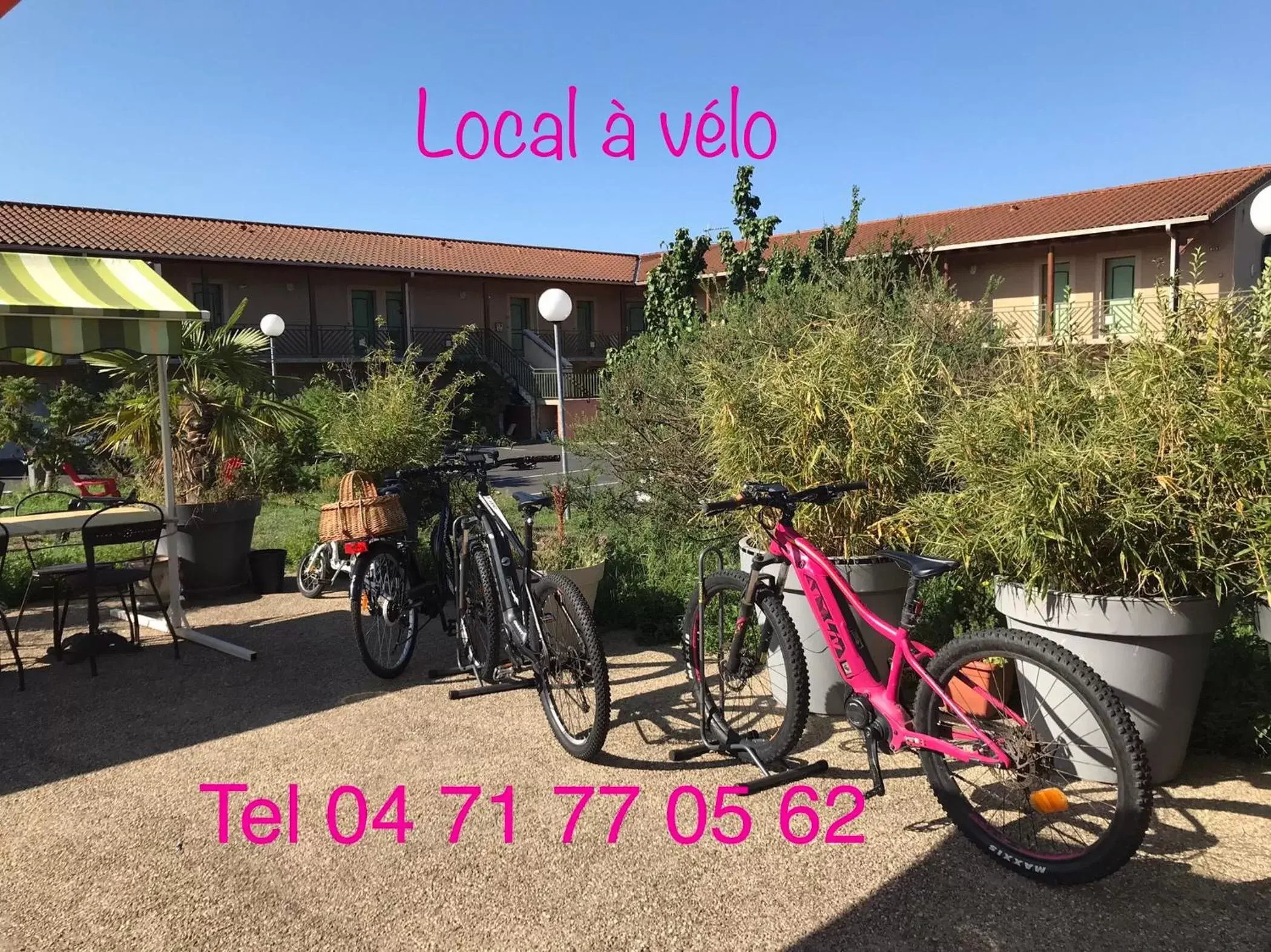 Cycling, Property Building in Abel Hôtel
