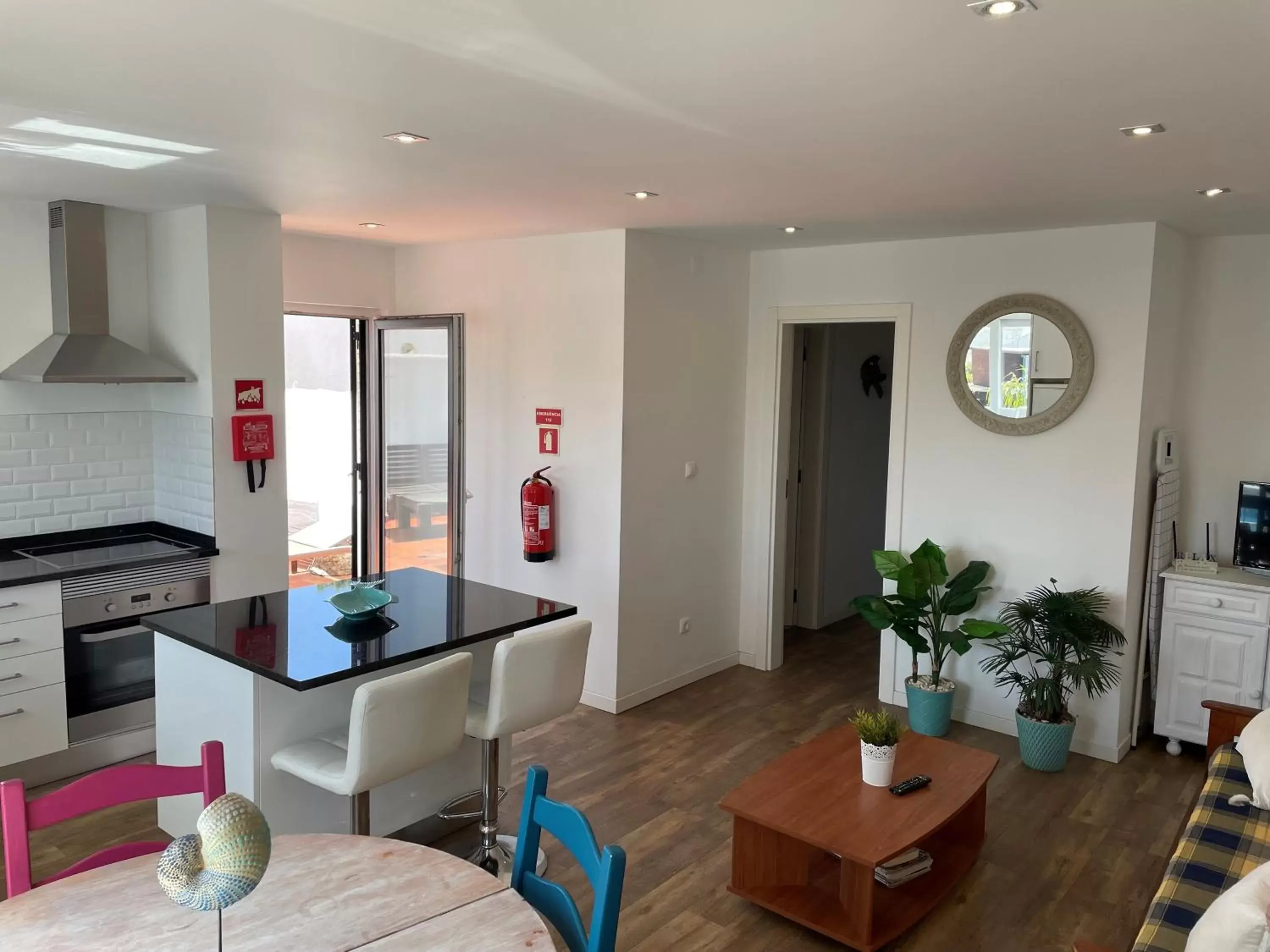 Kitchen or kitchenette, Dining Area in Apartamentos Honorio - Pool and Garden