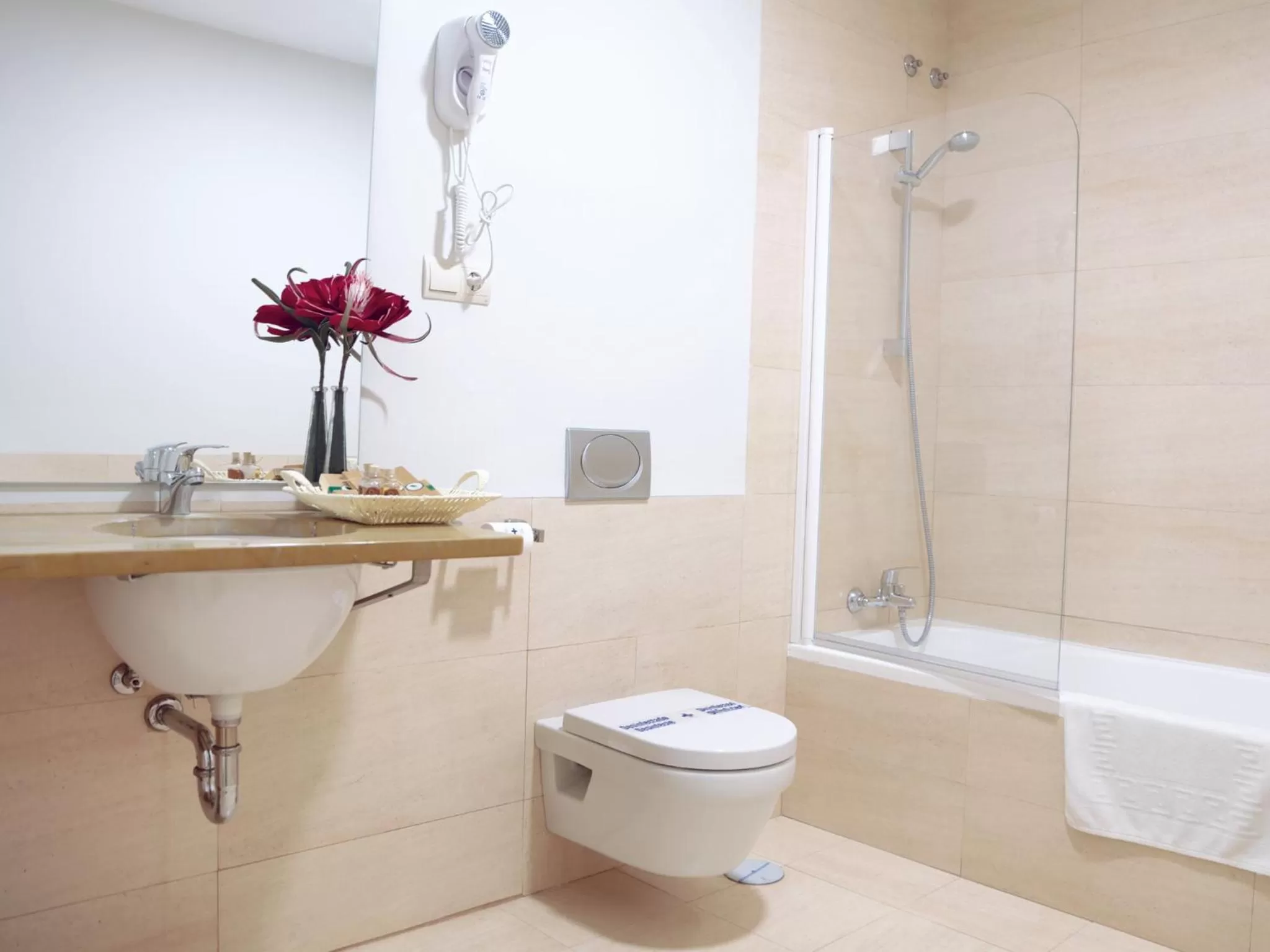 Bathroom in Hotel Bodega El Juncal