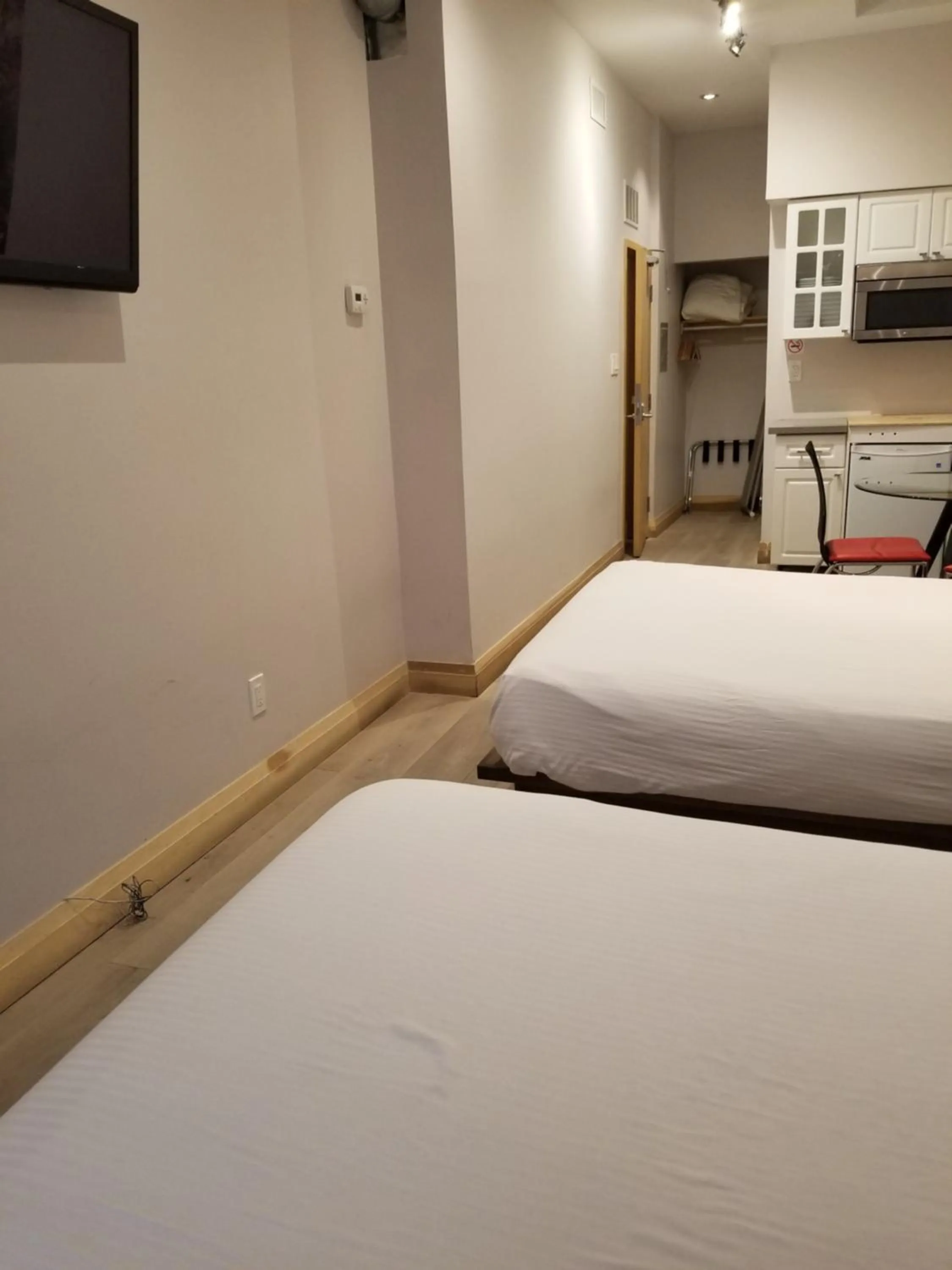 Bedroom, Bed in Dragon Gate Inn