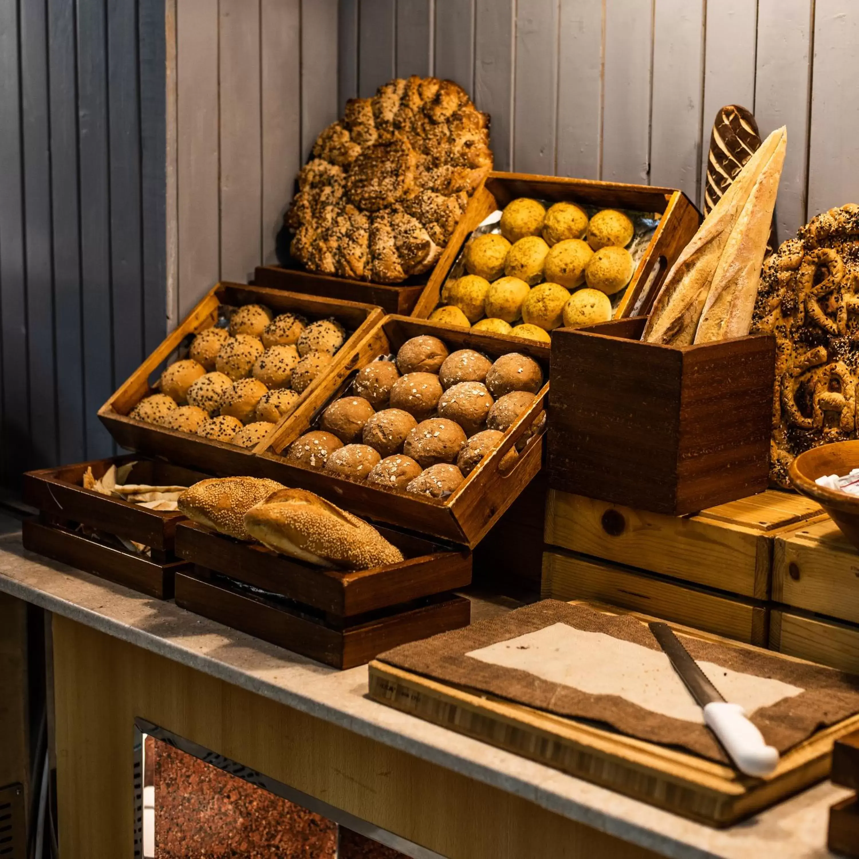 Restaurant/places to eat in BM Beach Hotel Restaurant/places to eat in BM Beach Hotel