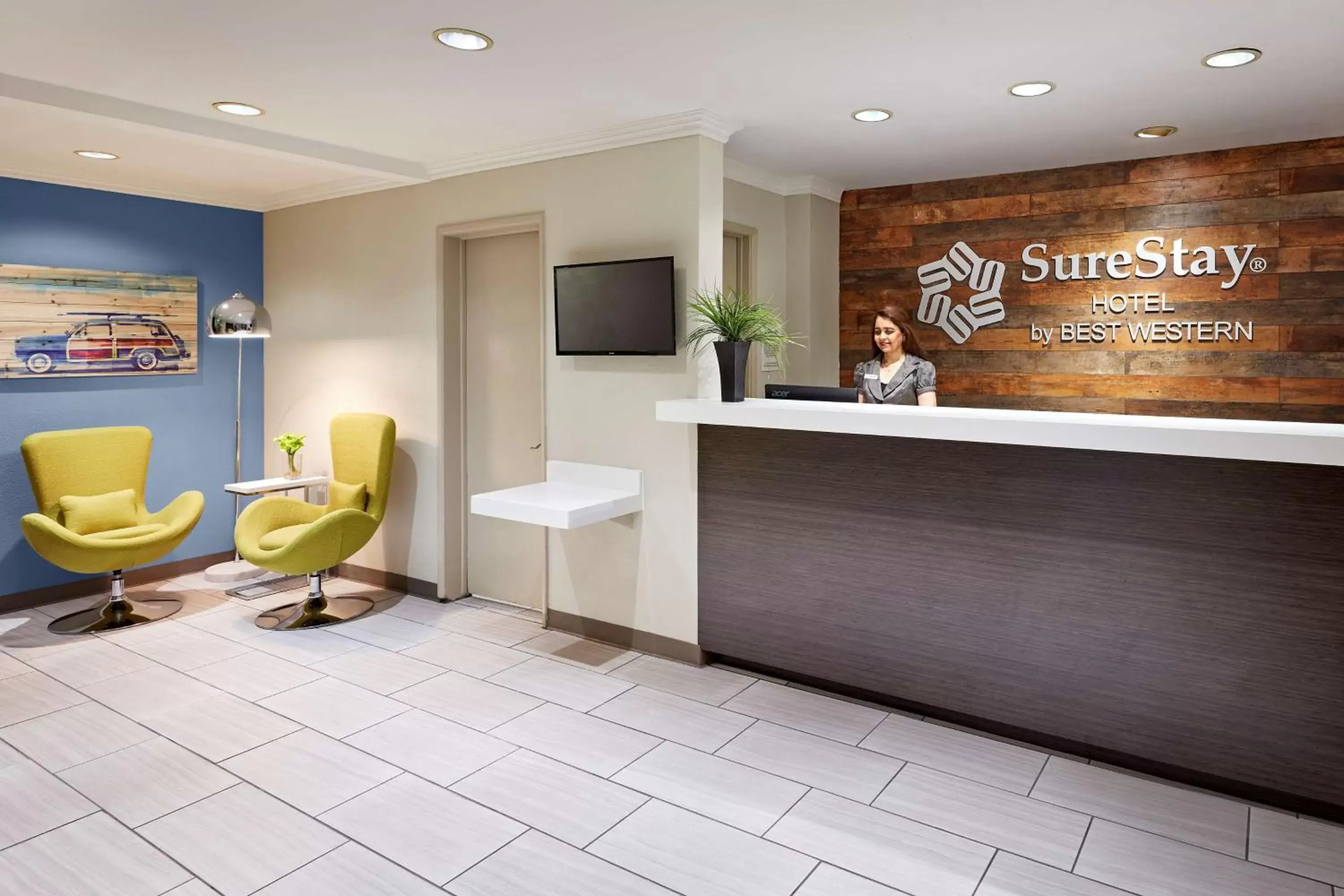 Lobby or reception in SureStay Hotel by Best Western San Diego Pacific Beach