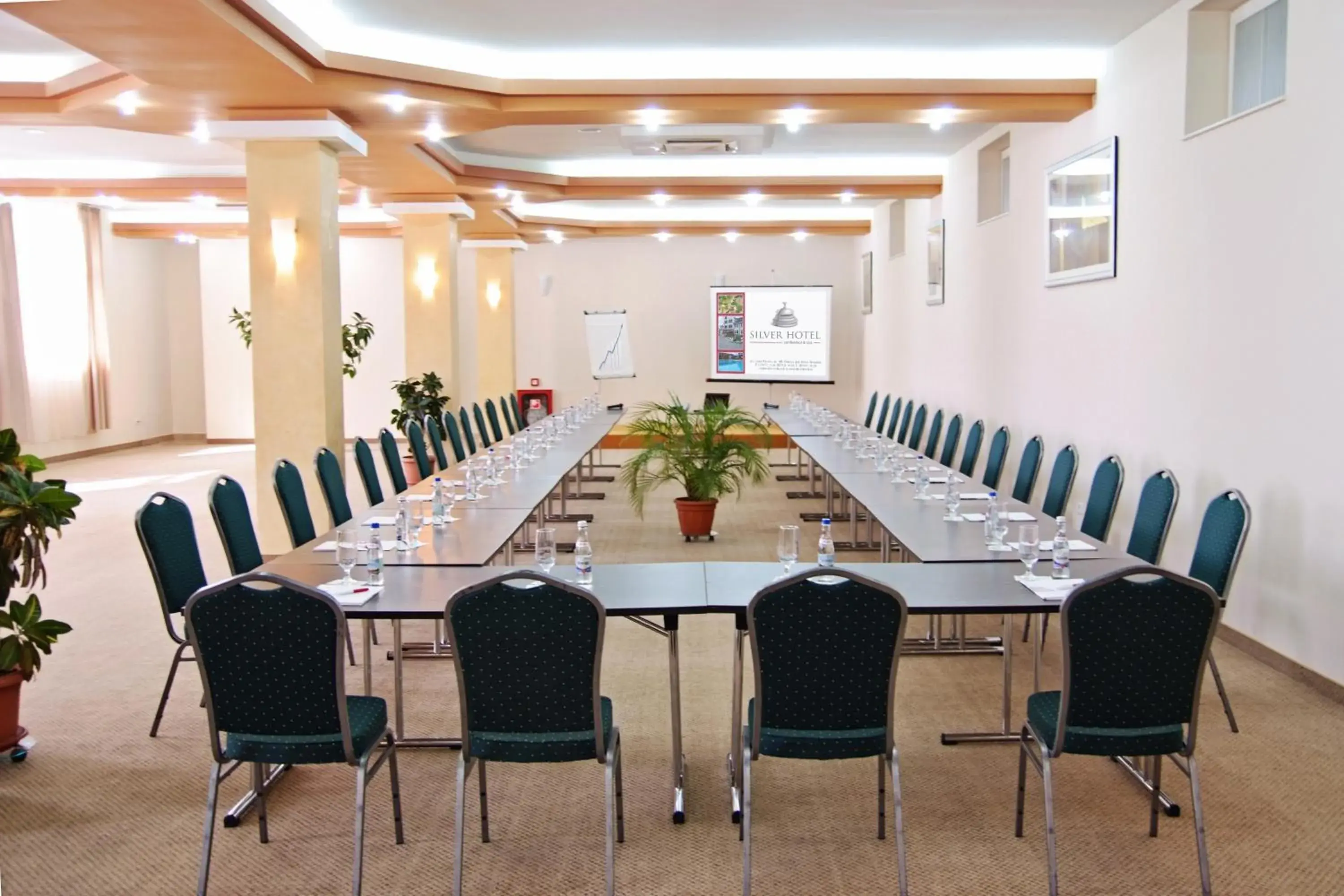 Business facilities in Silver Residence