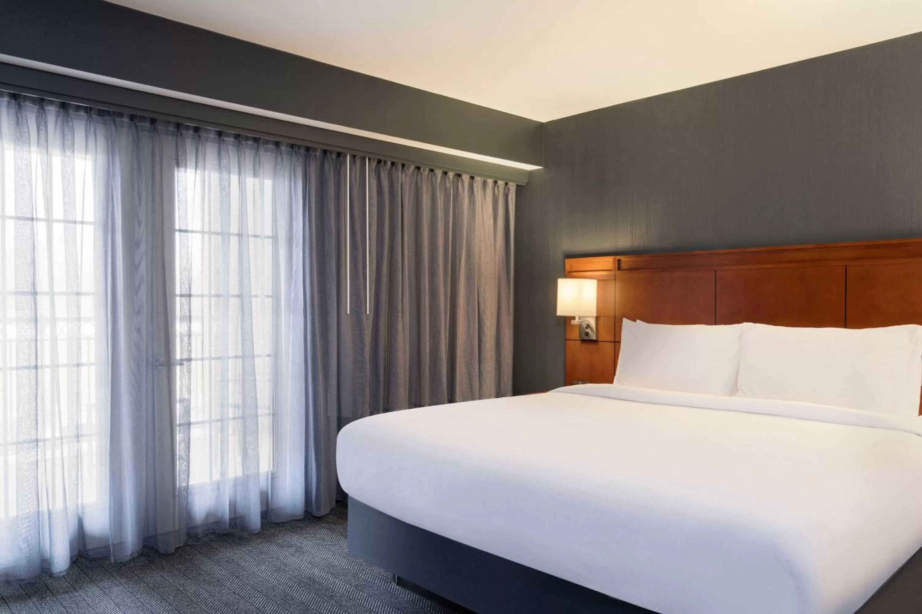 Bedroom, Bed in Courtyard by Marriott Columbus New Albany