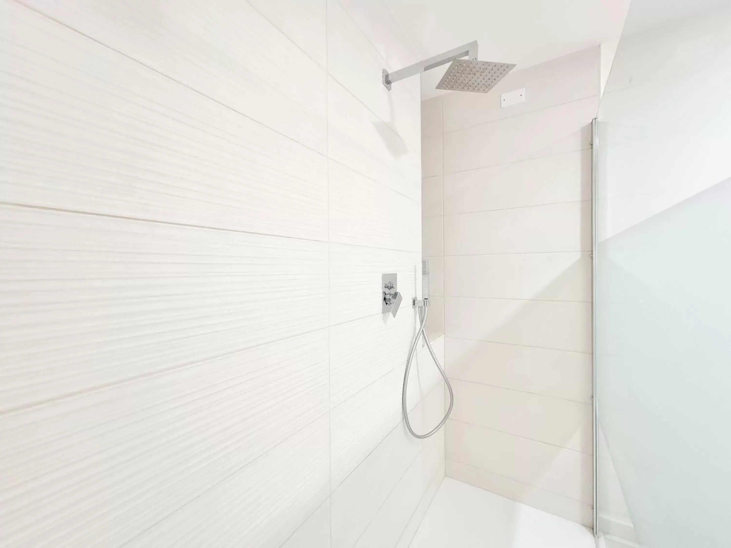 Shower, Bathroom in Glamour Suite Cagliari