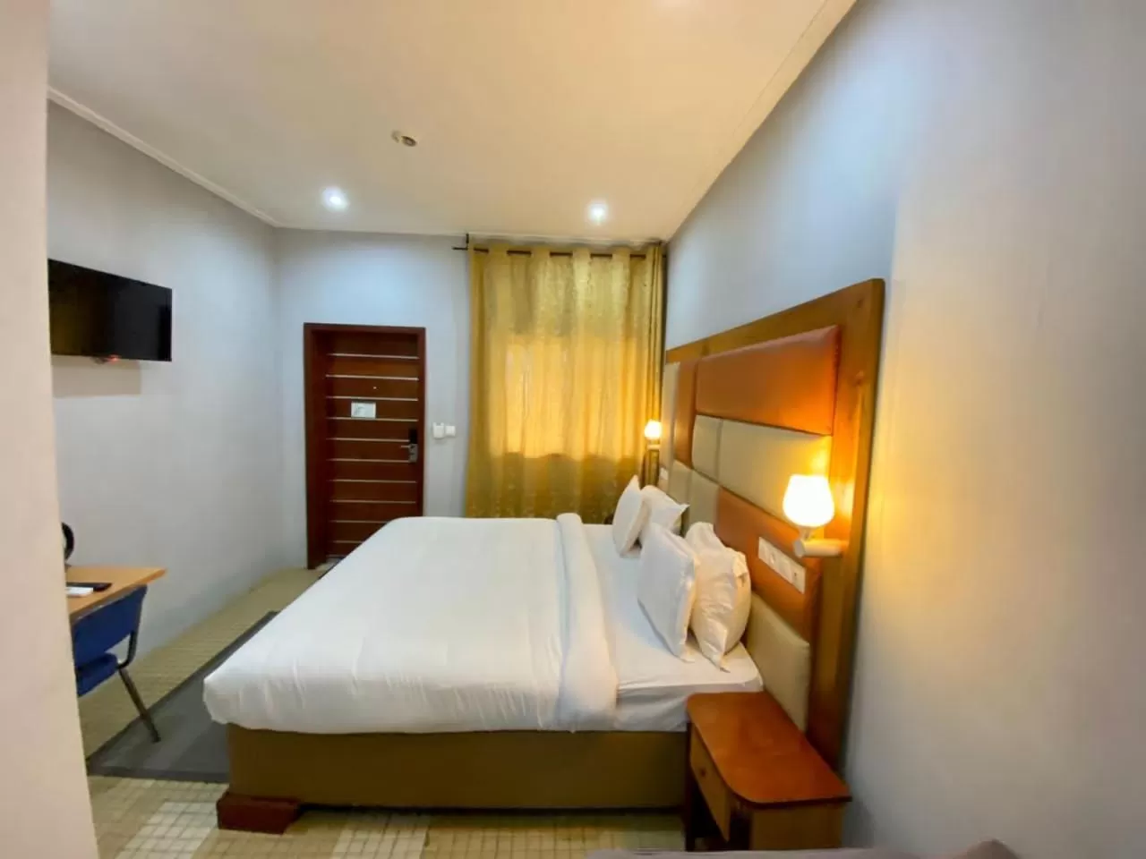 Bedroom in Fini Hotel Bobende