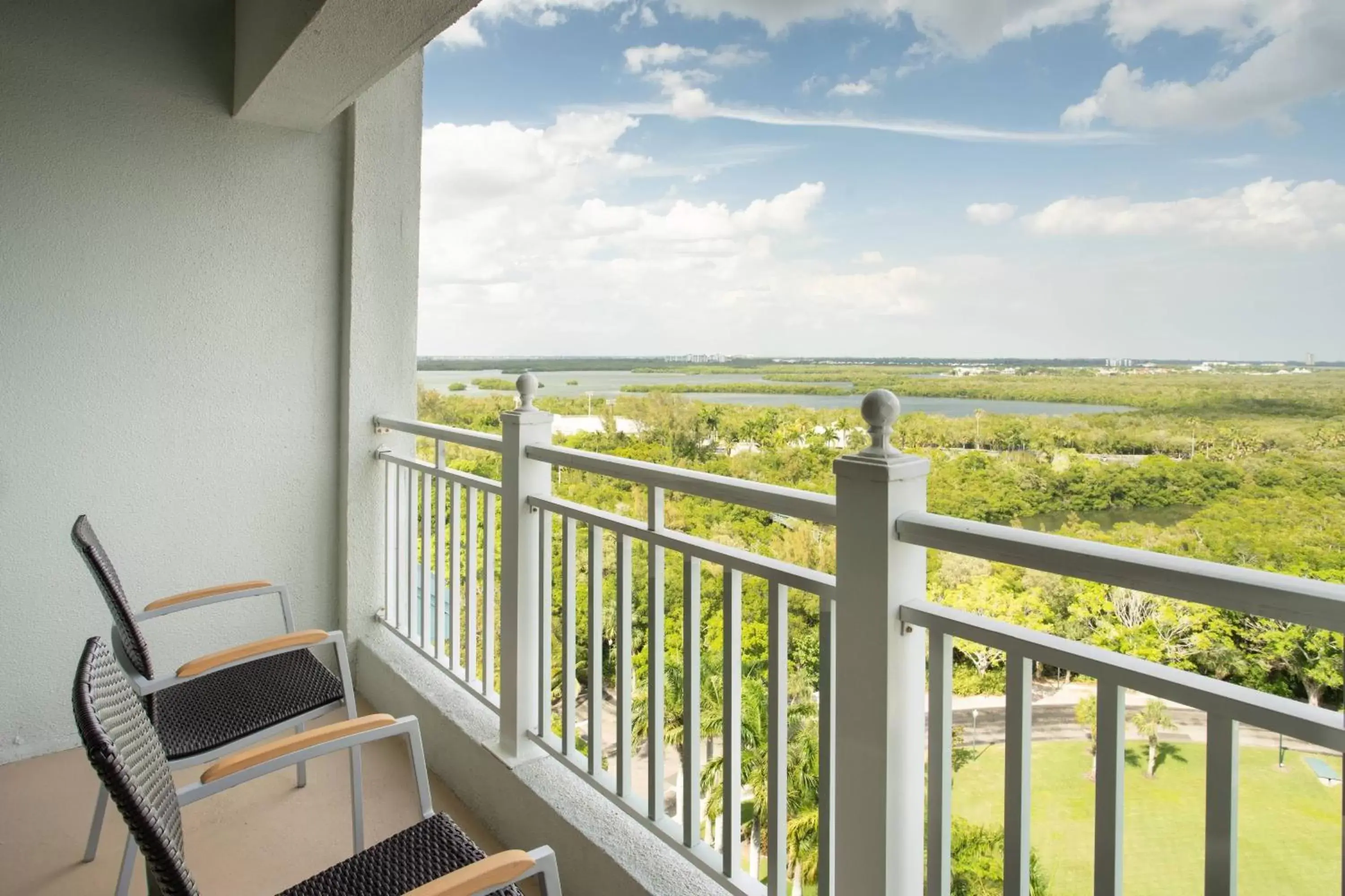 Photo of the whole room in Marriott Sanibel Harbour Resort & Spa