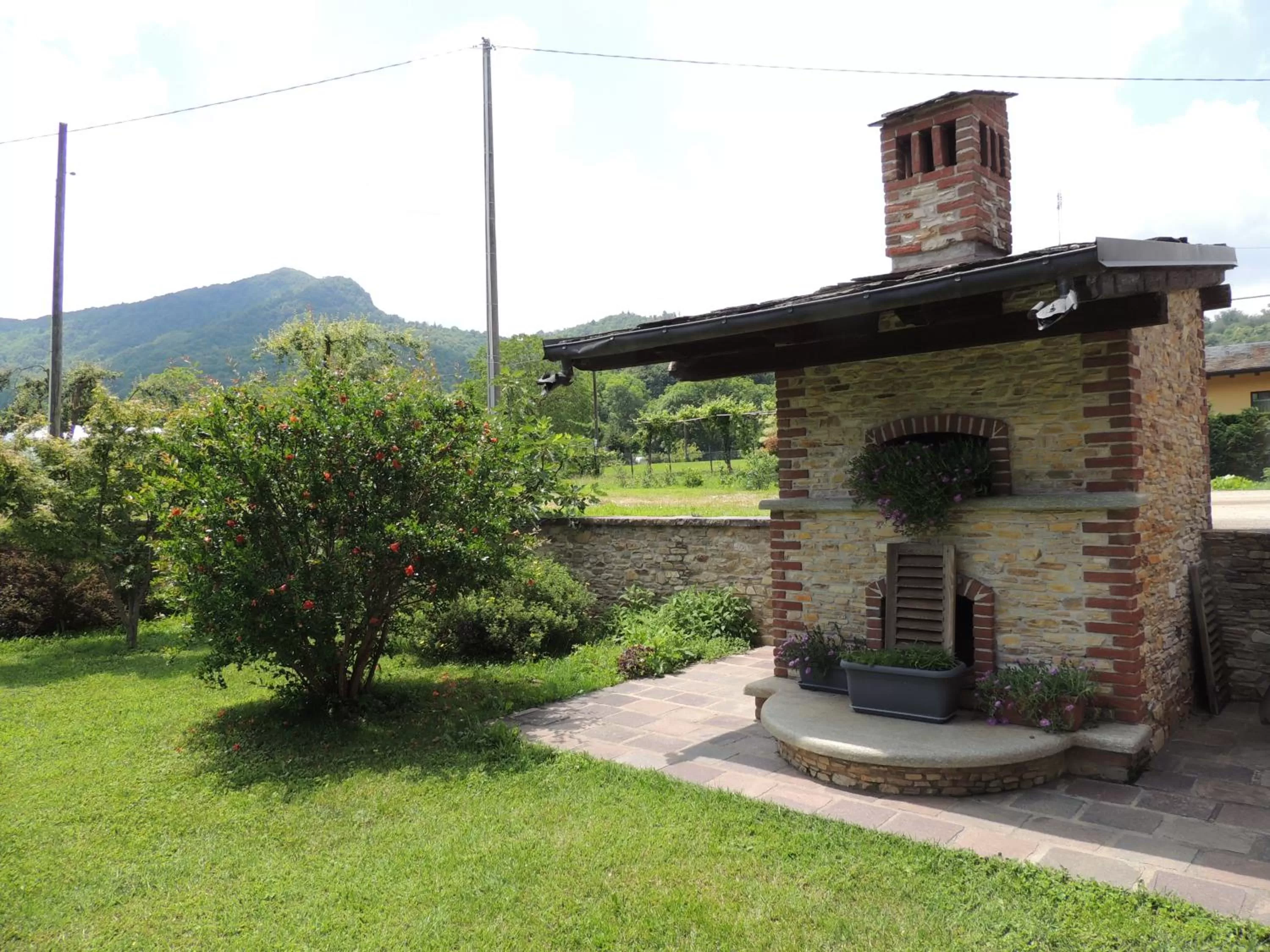 BBQ Facilities in B&B CASA BELLA COMBA