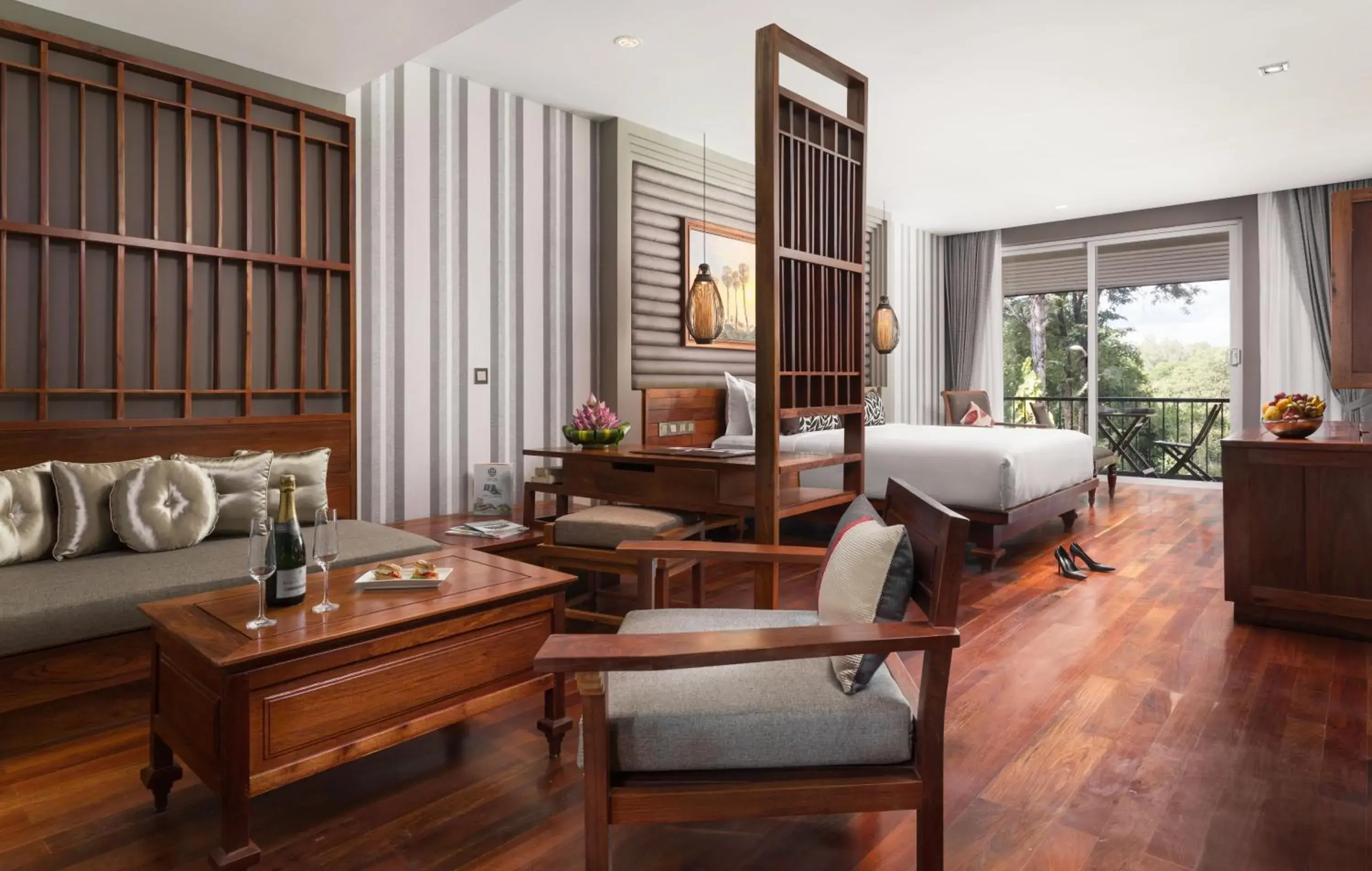 Bedroom, Lounge/Bar in J7 Angkor Hotel