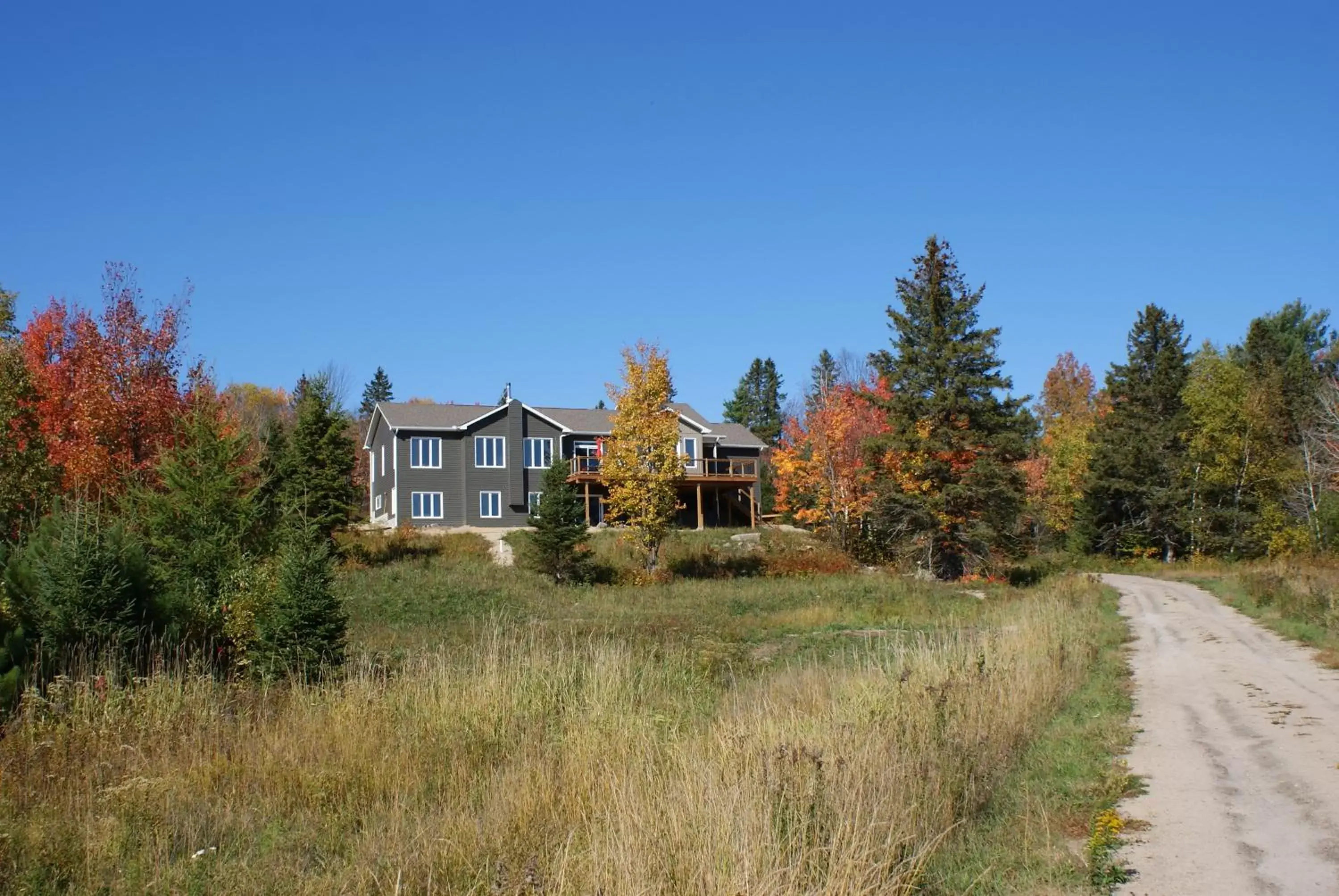 Property Building in Top of Algonquin Bed and Breakfast