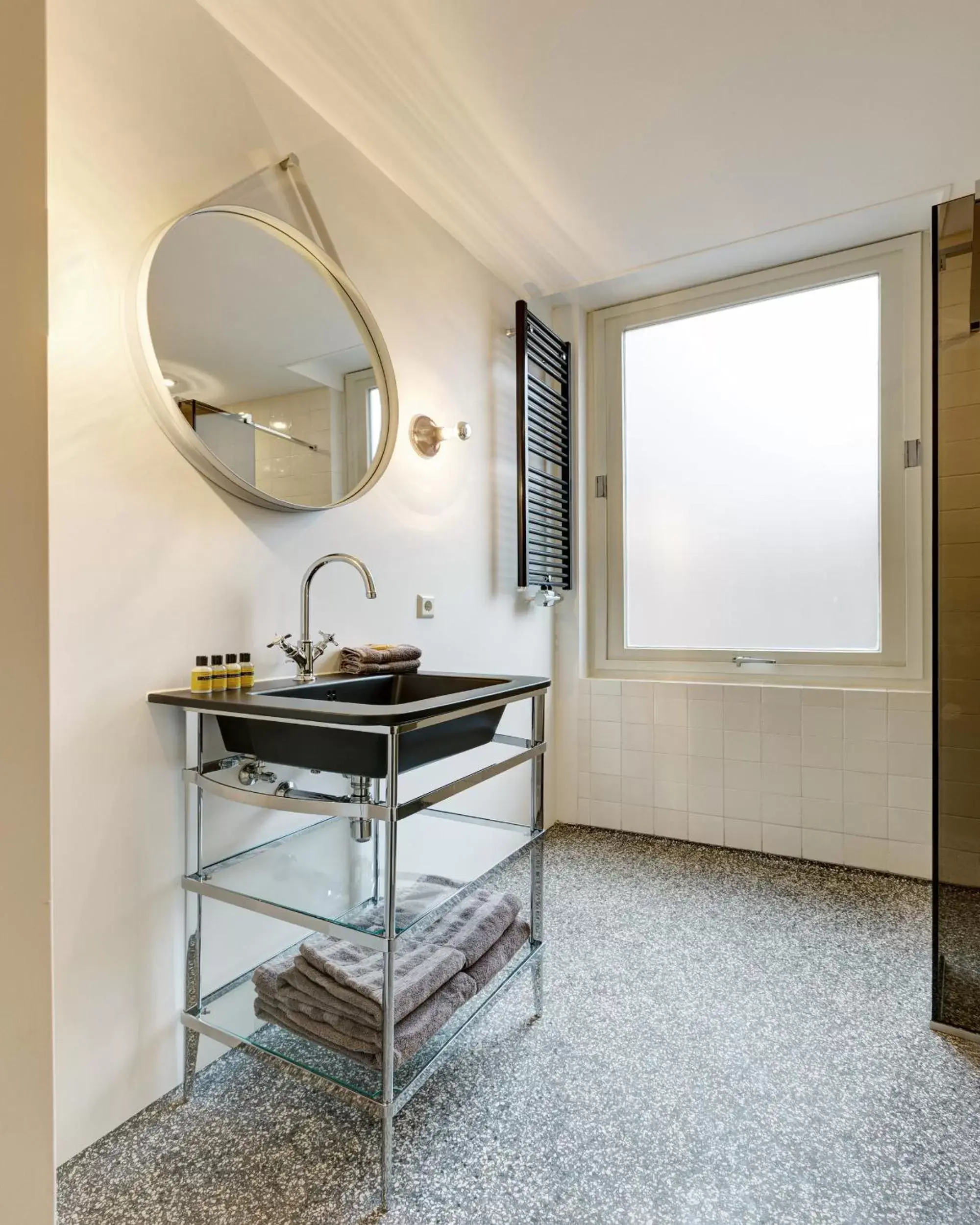 Bathroom in Hotel V Nesplein
