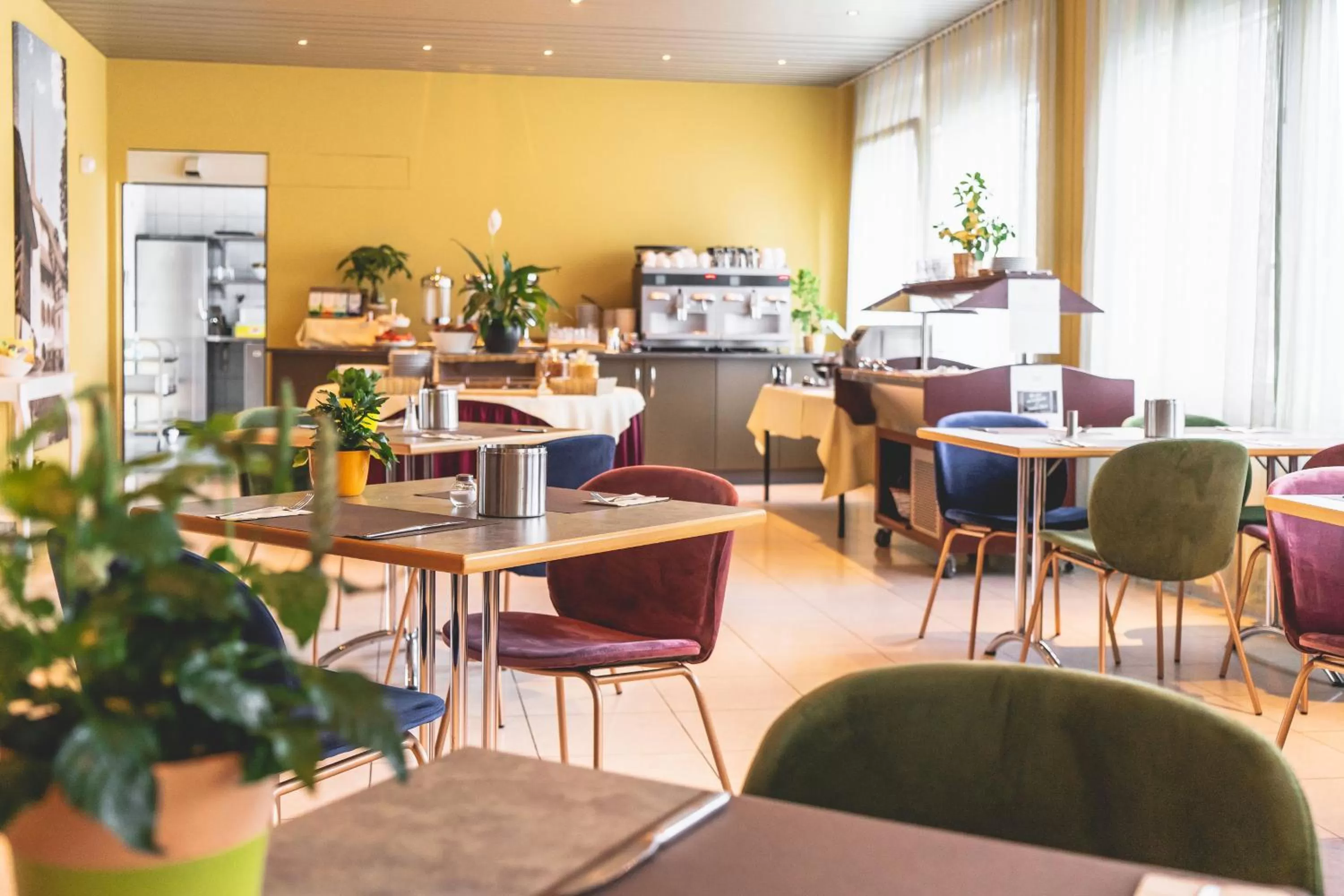 Buffet breakfast in Tailormade Hotel STANS SÜD