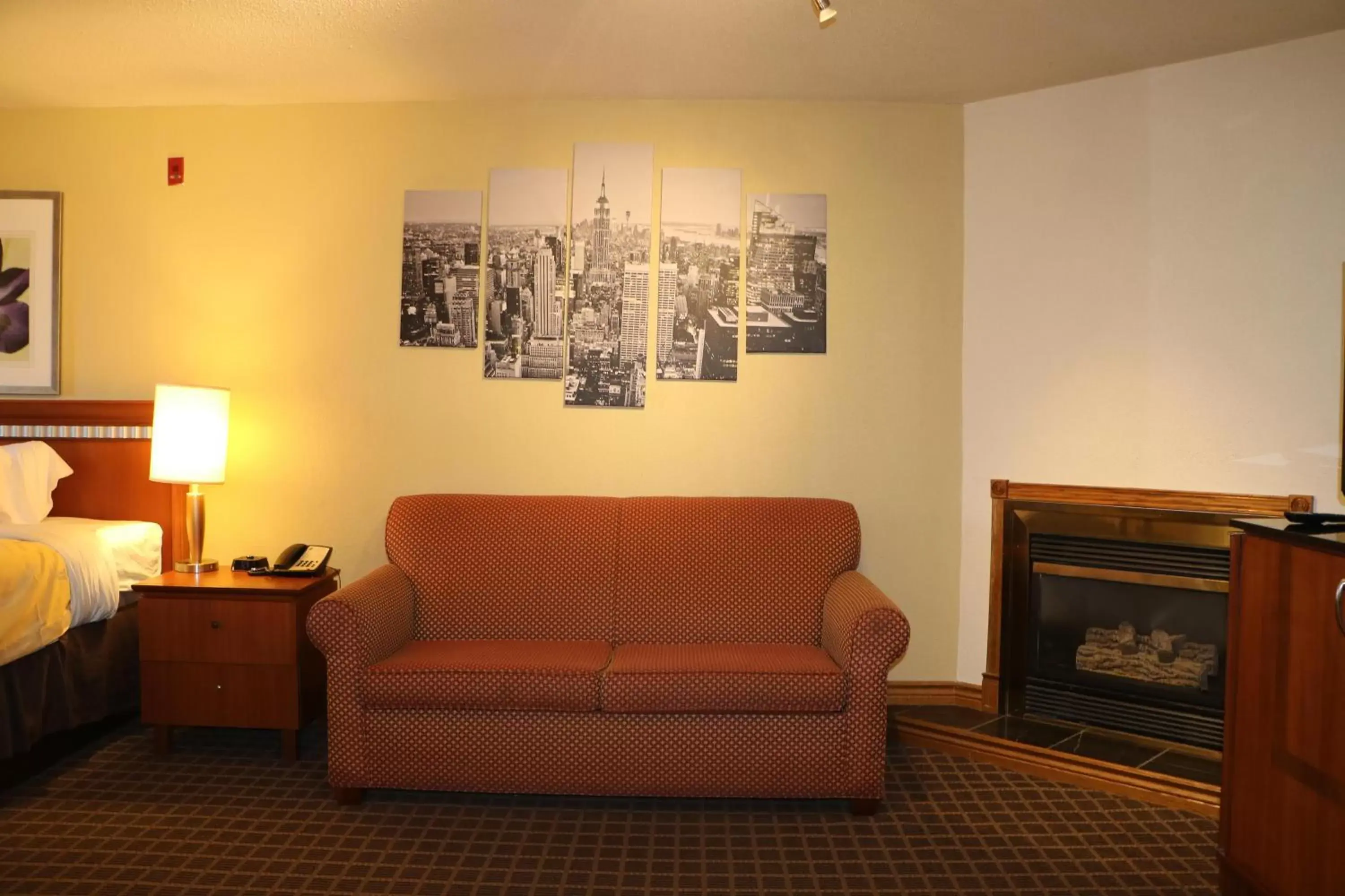 Living room, Seating Area in Quality Inn & Suites 1000 Islands