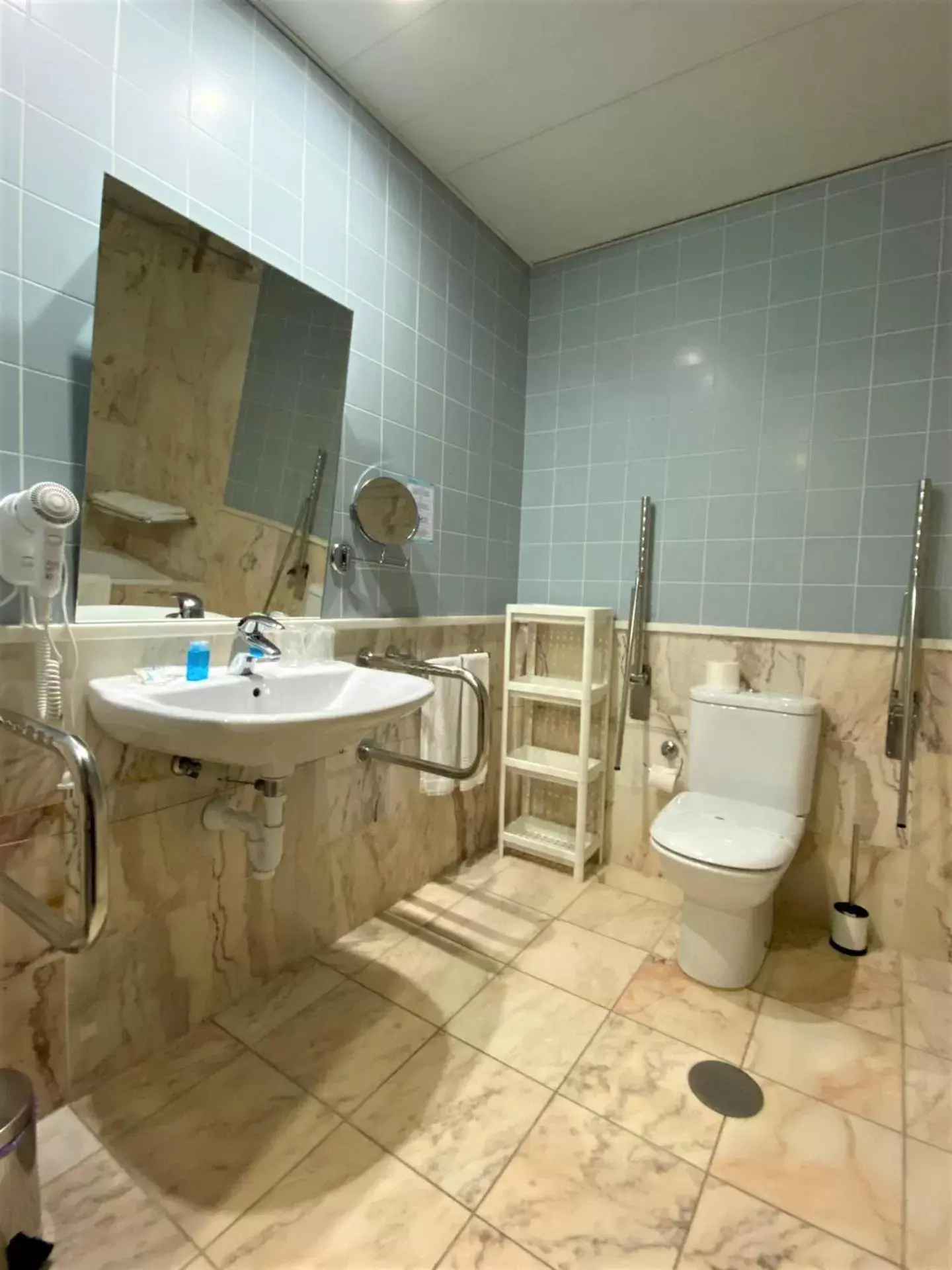 Bathroom in Apulia Praia Hotel