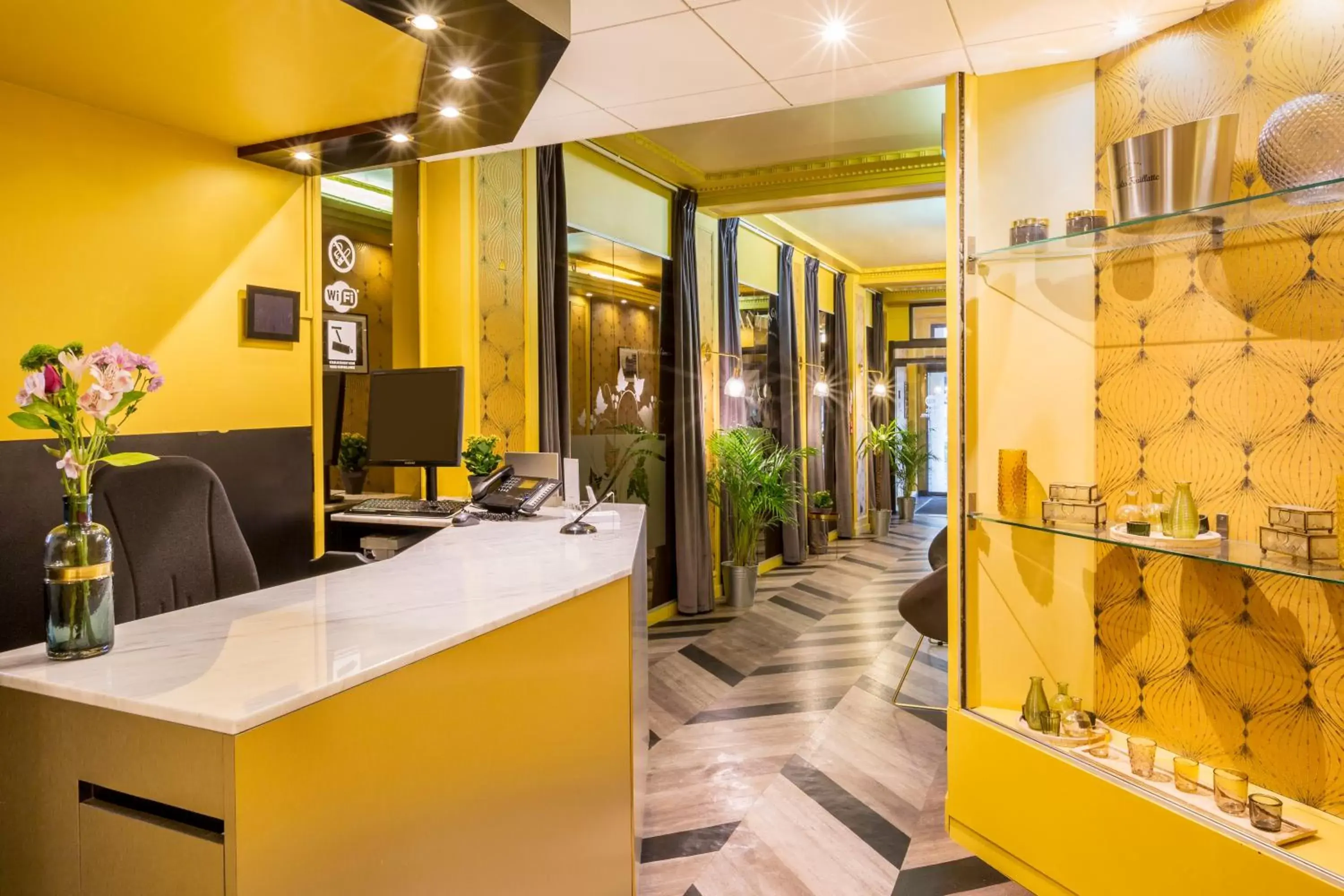 Lobby or reception in Best Western Hotel Centre Reims Lobby or reception in Best Western Hotel Centre Reims
