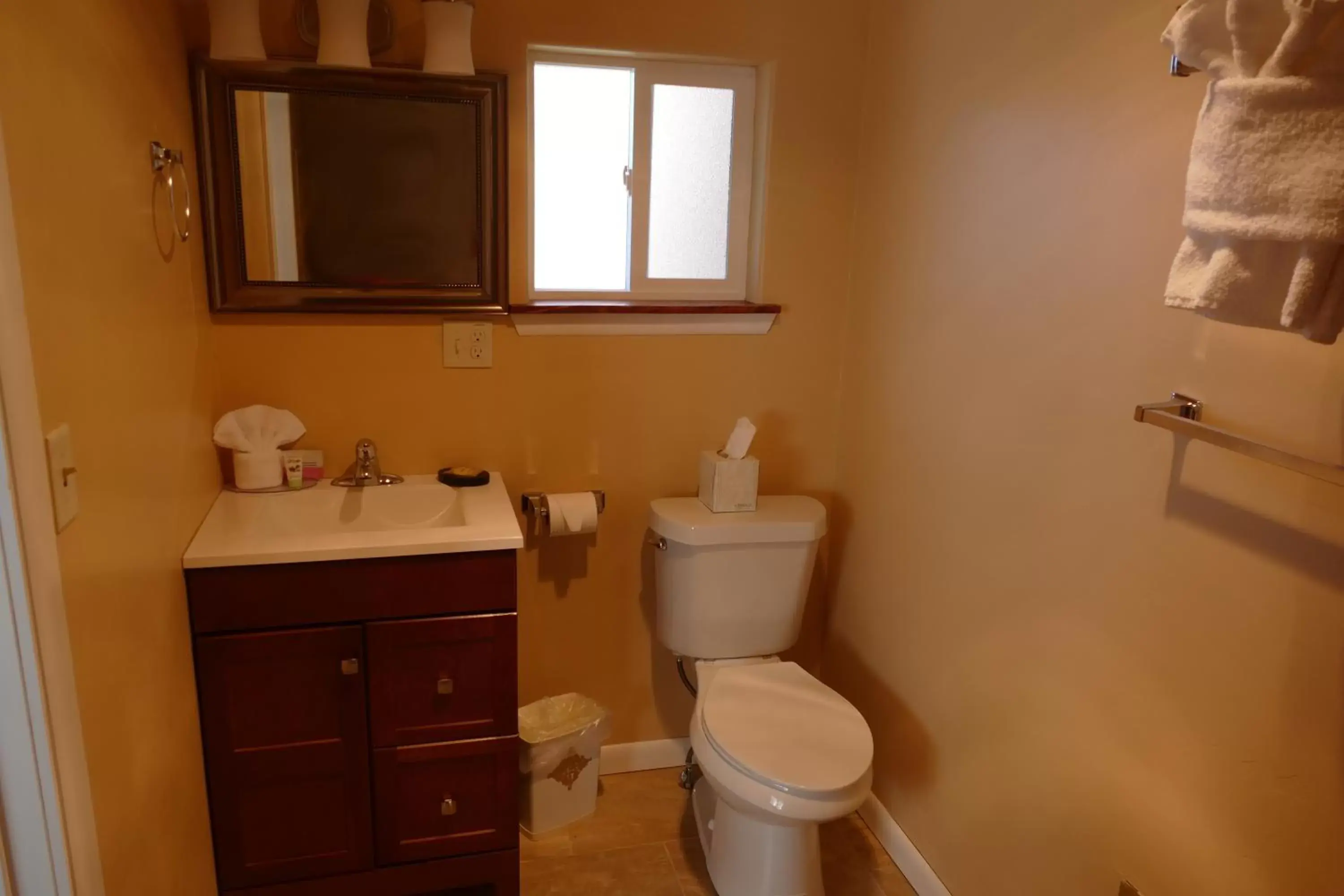 Bathroom in Abram Inn & Suites