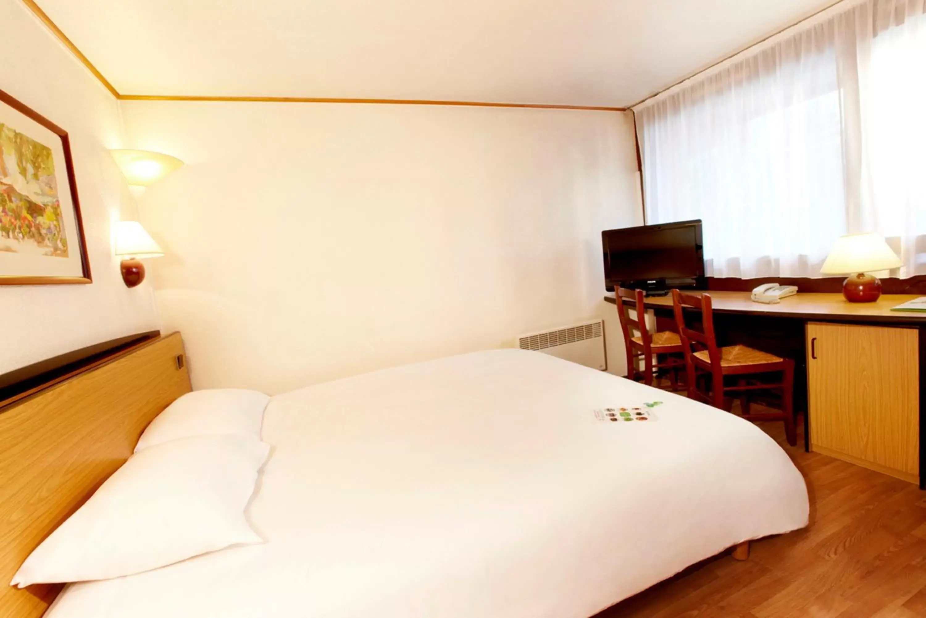Bedroom, Bed in Campanile Strasbourg - Illkirch Geispolsheim