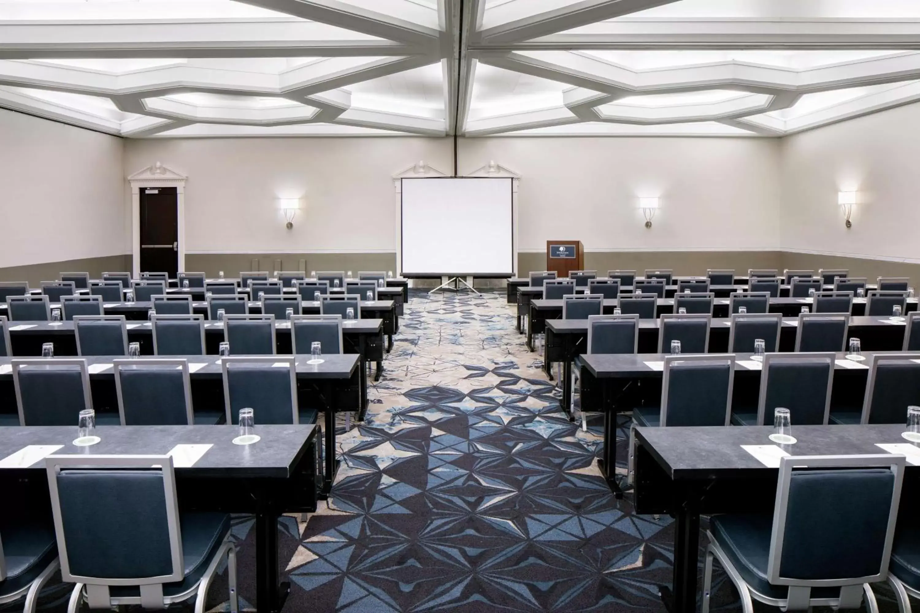 Meeting/conference room in DoubleTree by Hilton Nashua