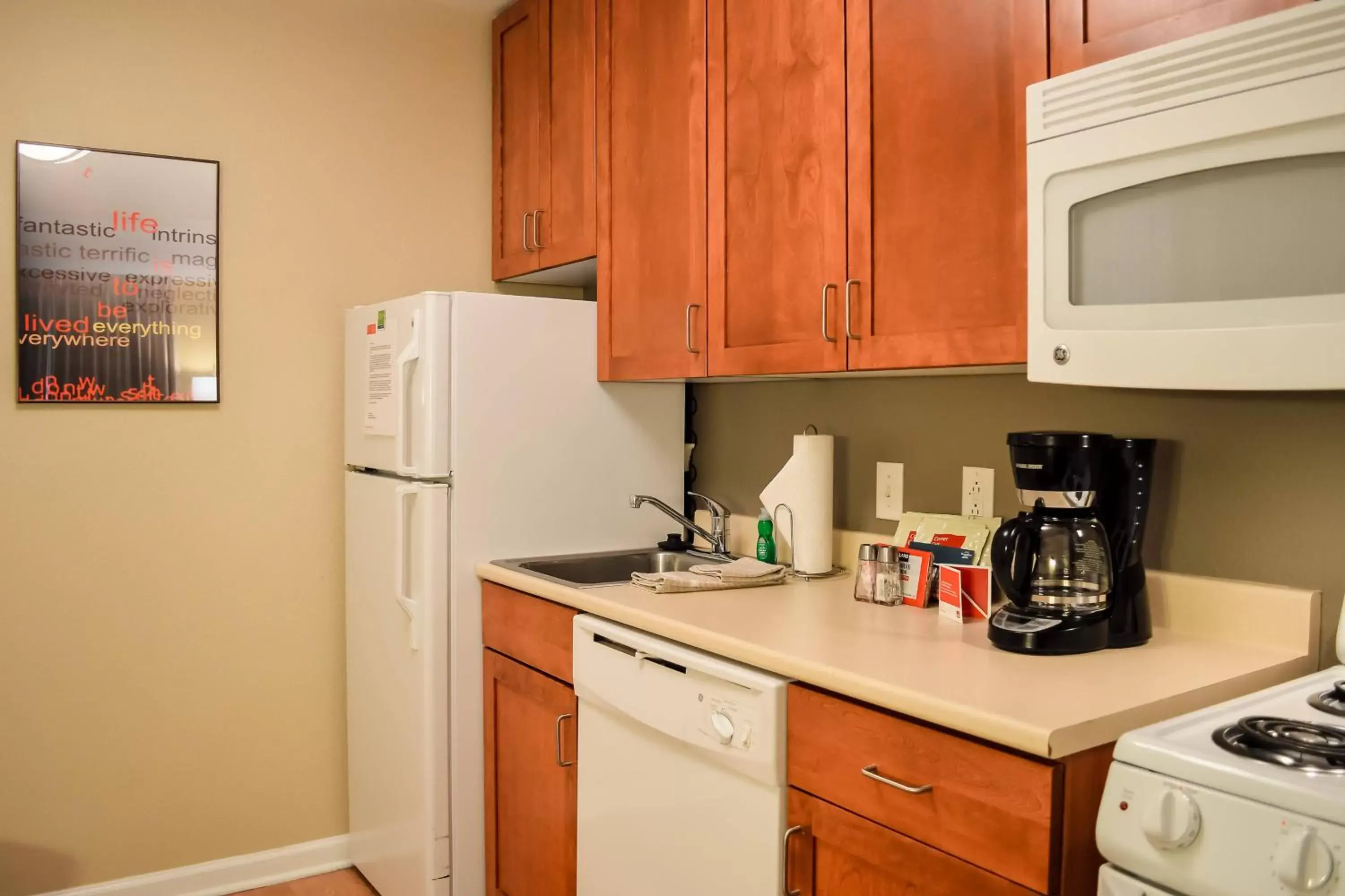 Kitchen or kitchenette, Kitchen/Kitchenette in TownePlace Suites Stafford