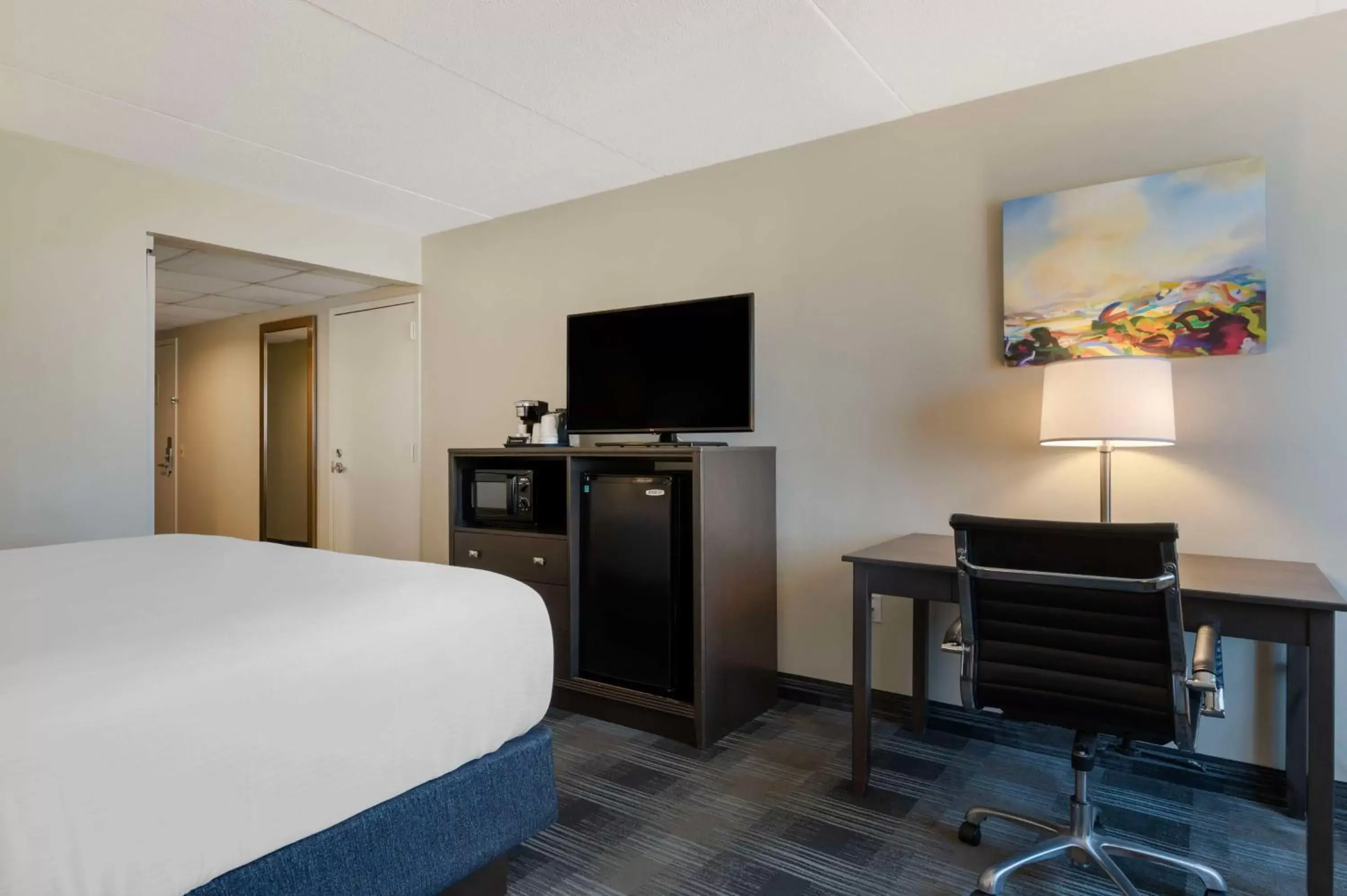 Bedroom, Bed in Best Western Plus Alexandria Fort Belvoir Bedroom, Bed in Best Western Plus Alexandria Fort Belvoir