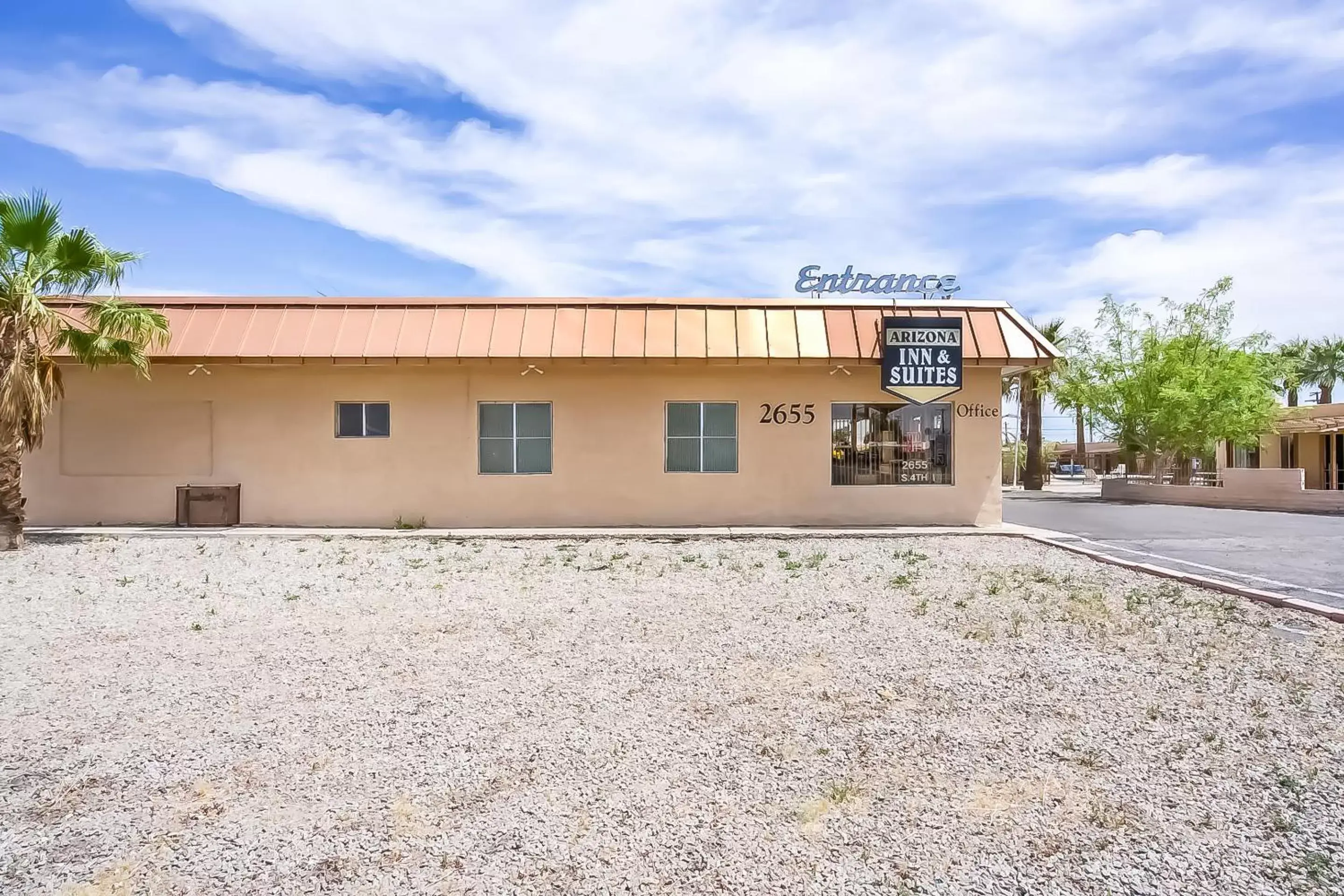 Property Building in OYO Hotel Yuma AZ - I-8 US-95