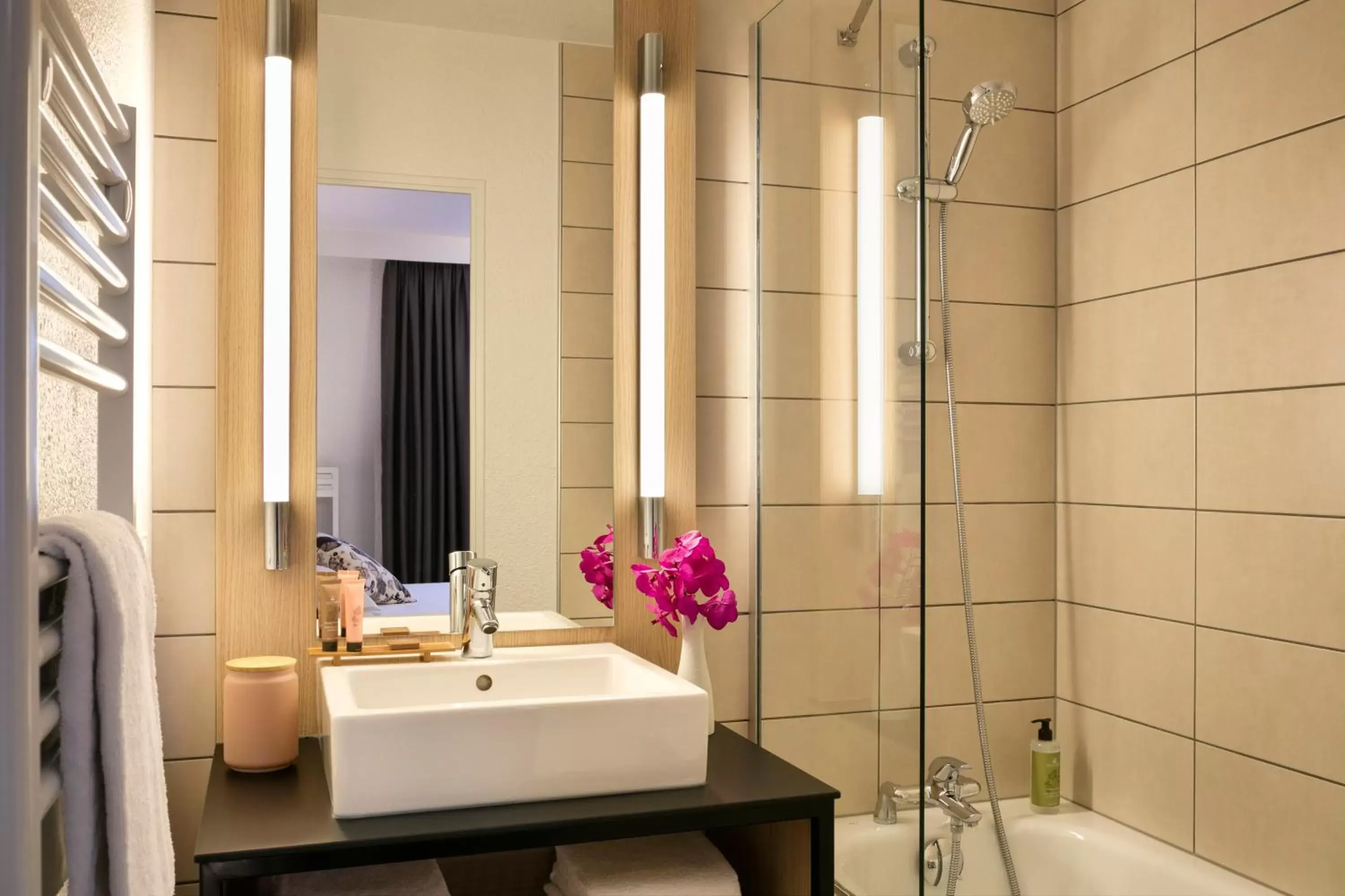 Bathroom in Citadines Kléber Strasbourg Bathroom in Citadines Kléber Strasbourg