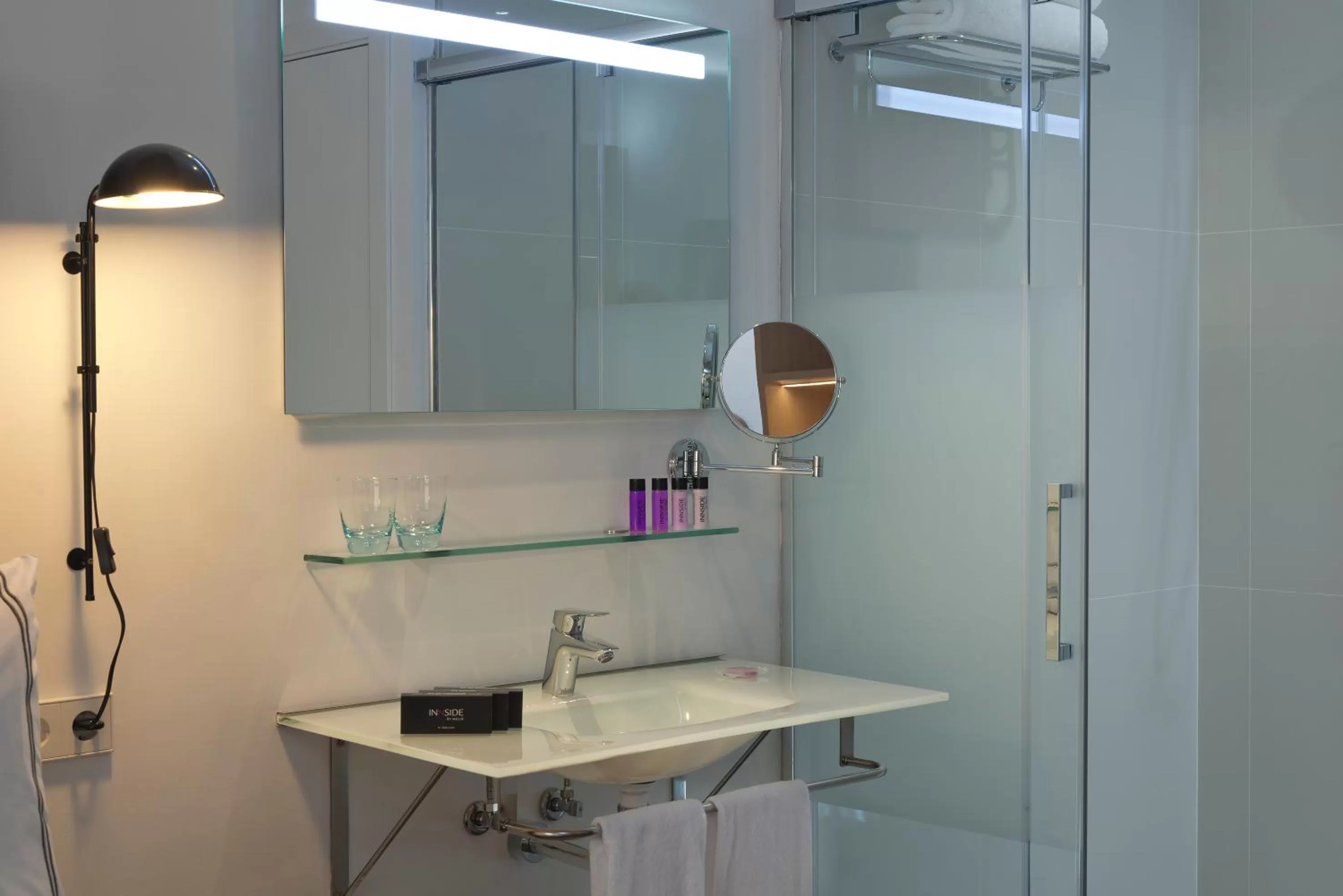 Bathroom in INNSiDE by Meliá Palma Center