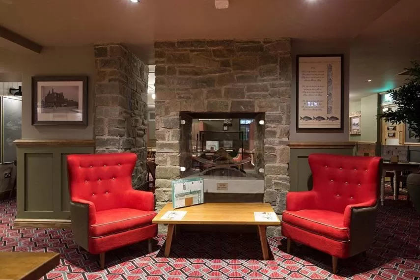 Restaurant/places to eat, Seating Area in Jolly's Hotel Wetherspoon