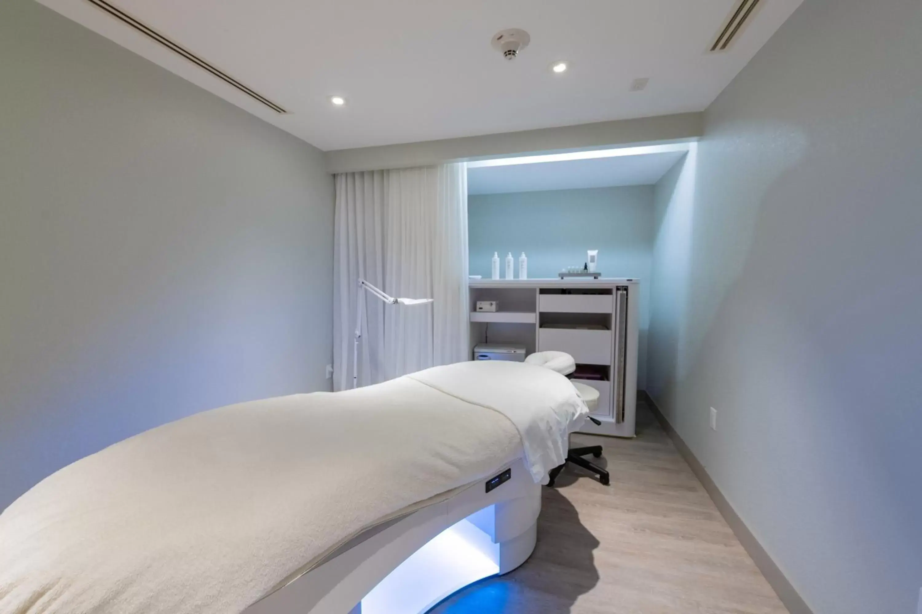 Spa and wellness centre/facilities in W Fort Lauderdale