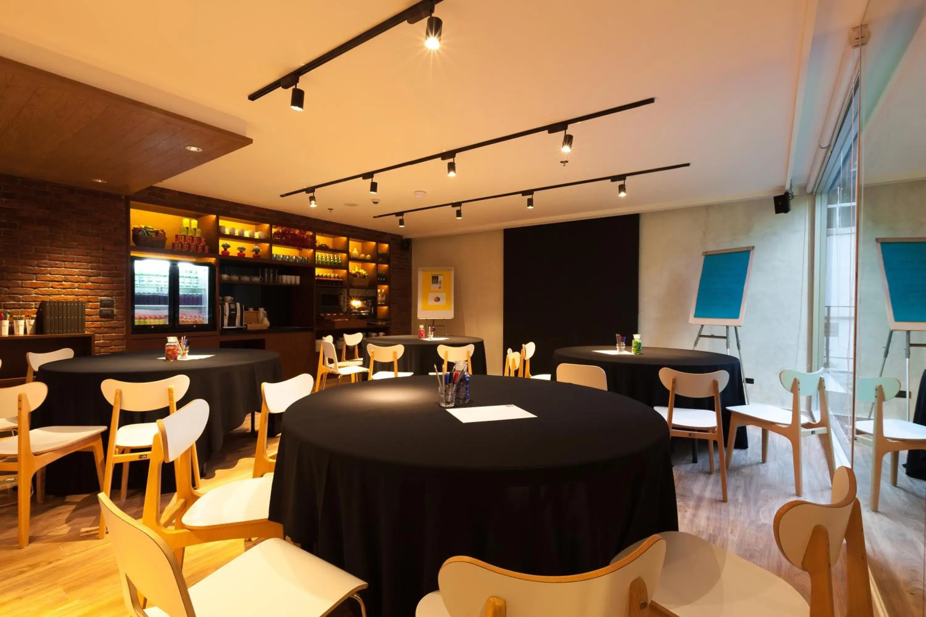 Business facilities, Restaurant/Places to Eat in LiT BANGKOK Residence - SHA Extra Plus