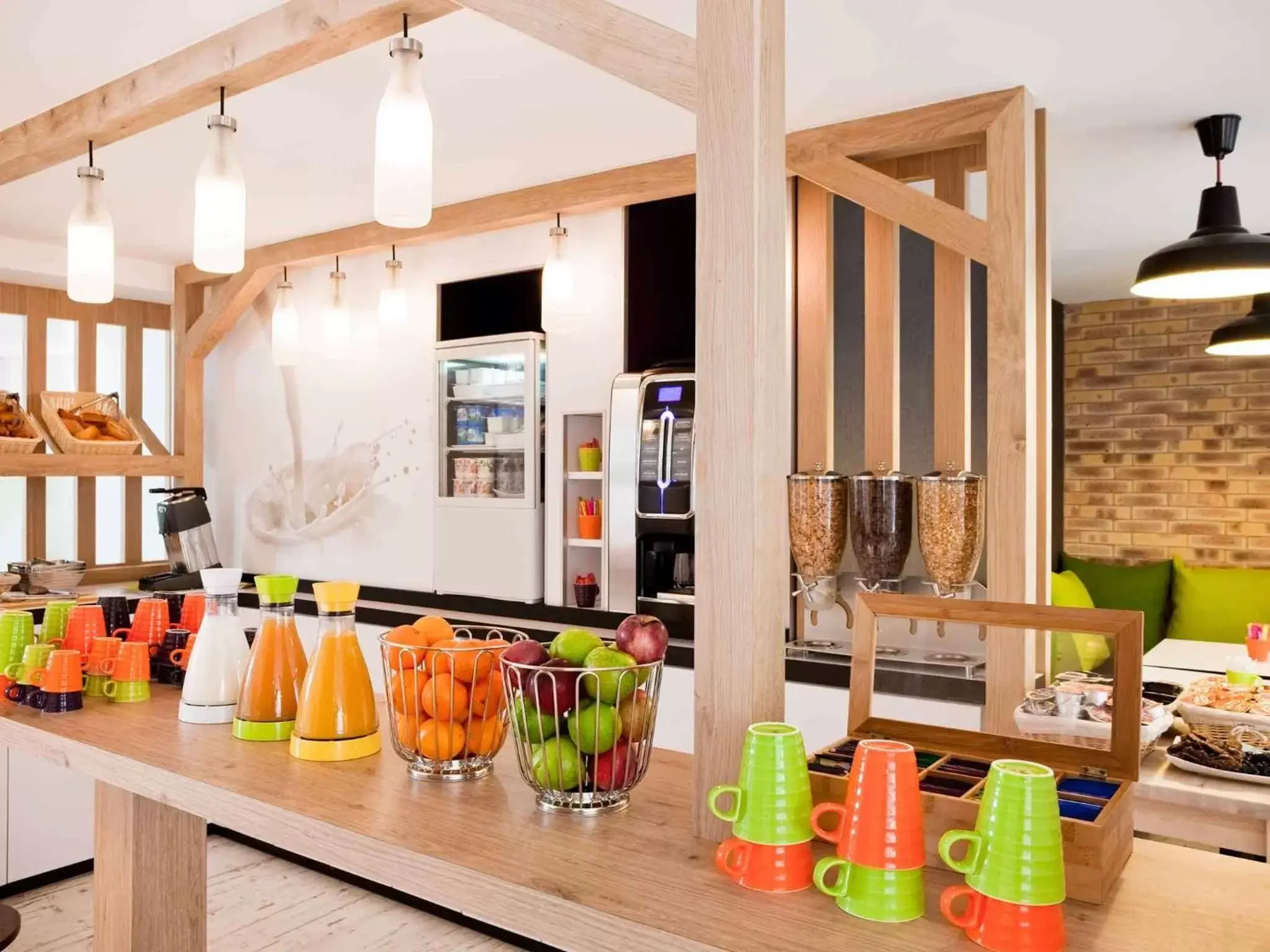 Restaurant/places to eat in ibis Styles Paris Buttes Chaumont Restaurant/places to eat in ibis Styles Paris Buttes Chaumont