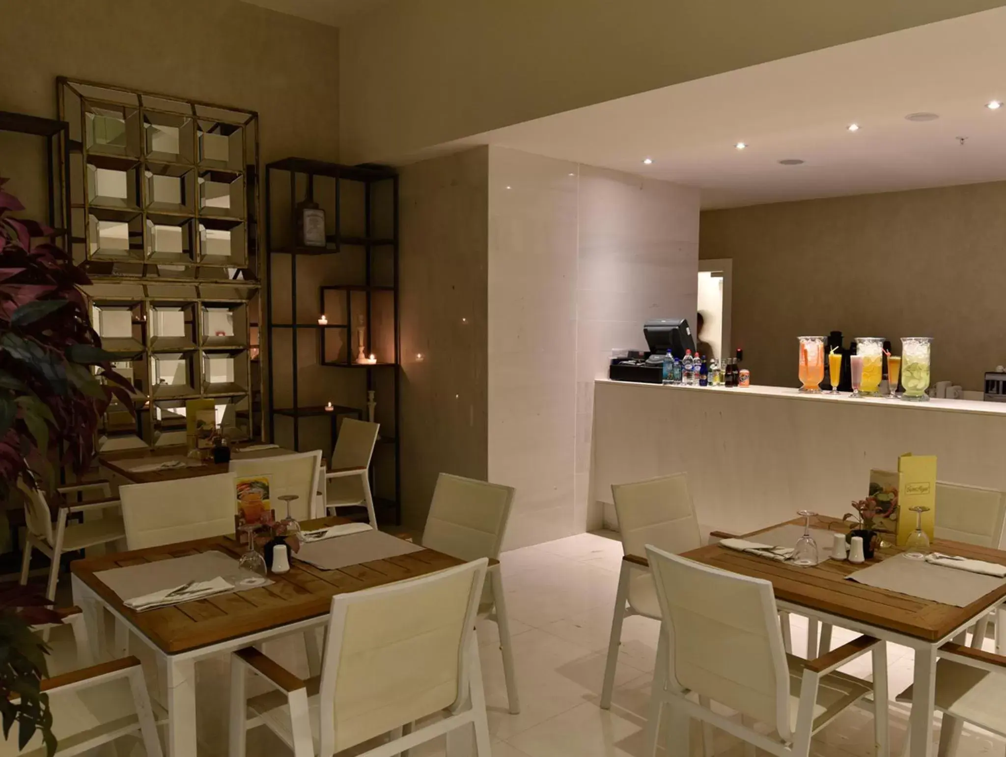 Massage, Restaurant/Places to Eat in CVK Park Bosphorus Hotel Istanbul