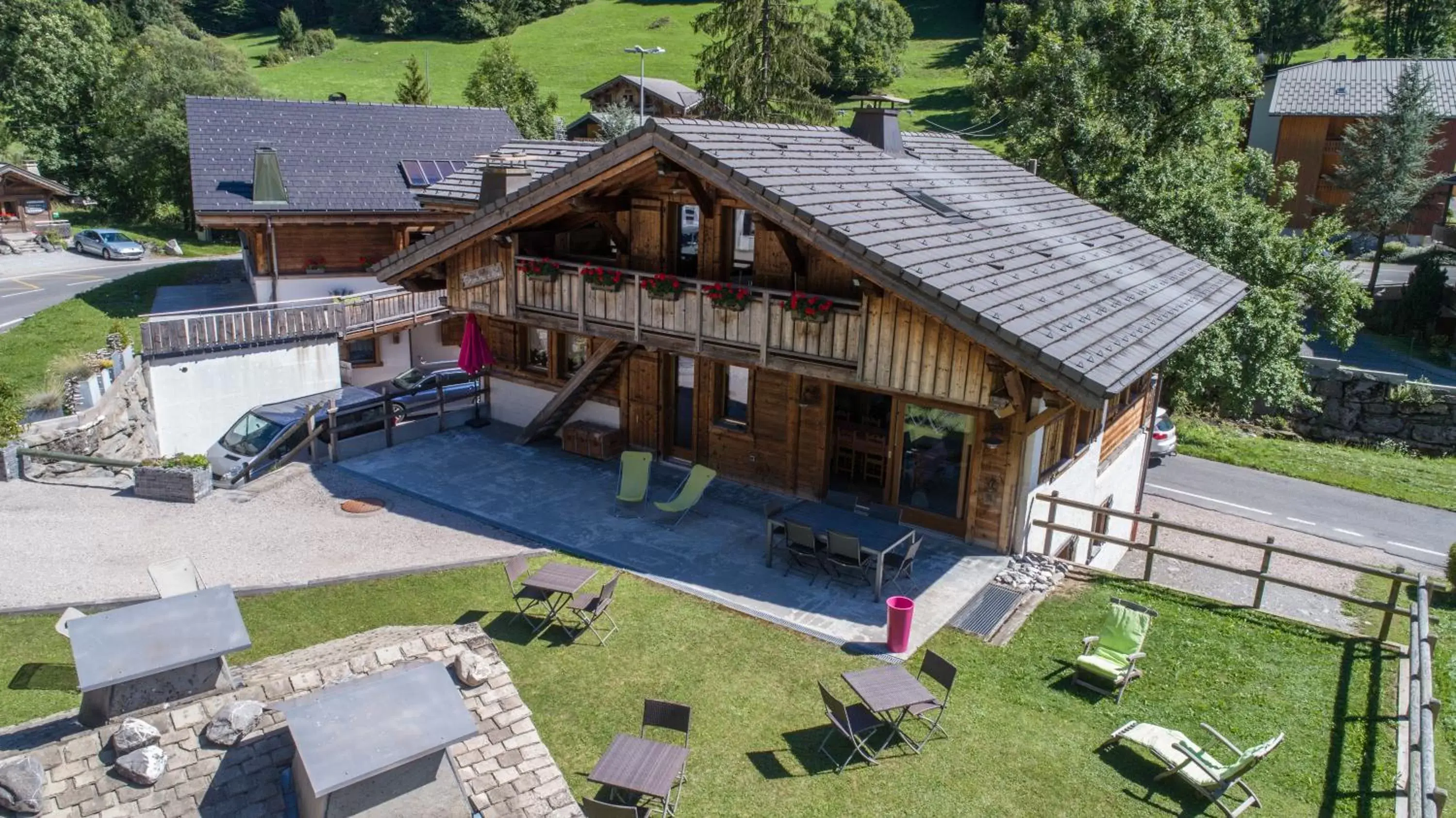 Bird's-eye View in Bed and Breakfast Chalet Manava